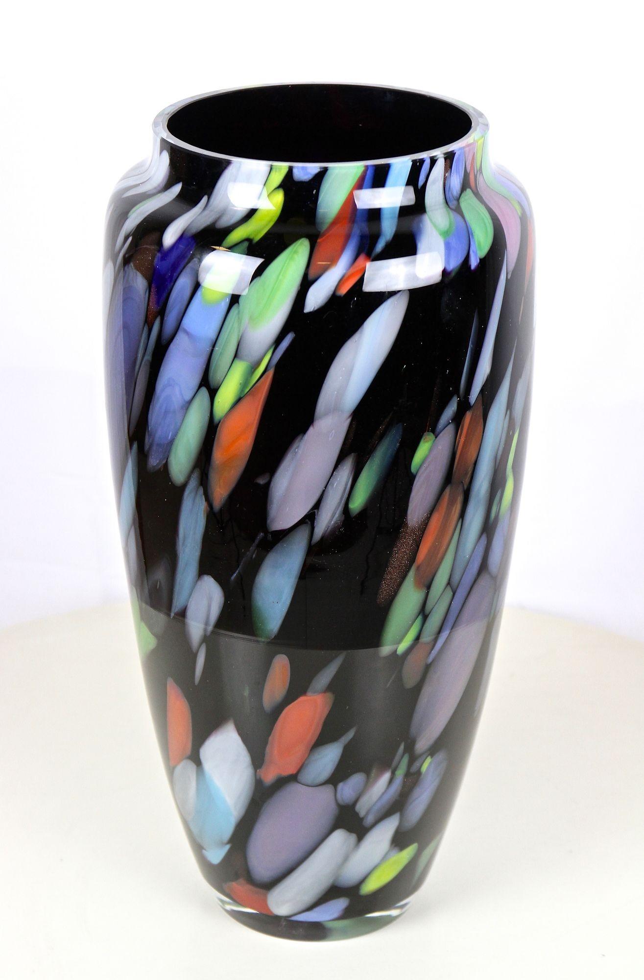 20th Century Murano Glass Vase With Spots Of Colors, Italy circa 1975 For Sale 2