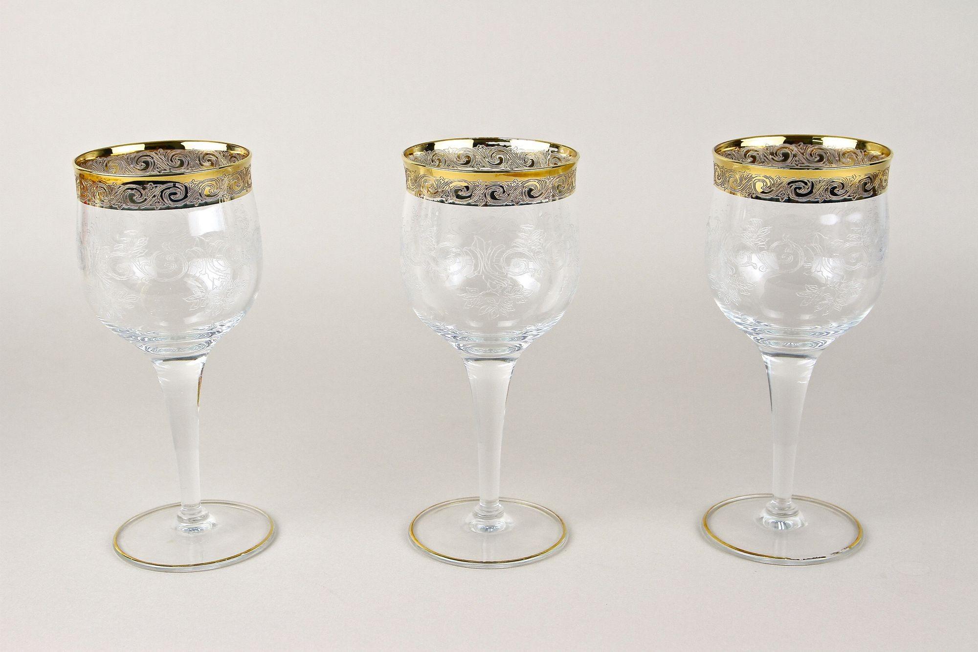 Italiano Bicchieri da vino di Murano del XX secolo con bordo dorato, set di 6, Italia 1940 ca. in vendita