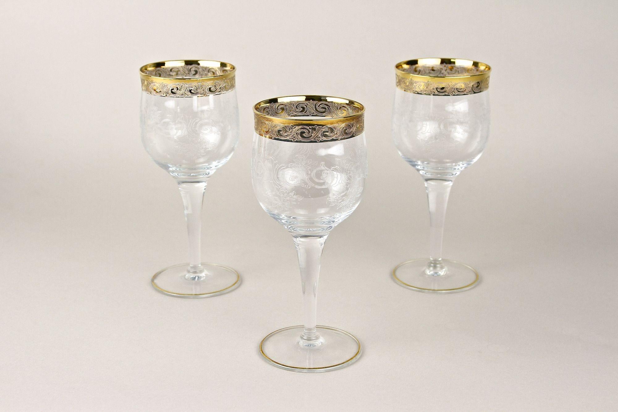 Bicchieri da vino di Murano del XX secolo con bordo dorato, set di 6, Italia 1940 ca. in vendita 2