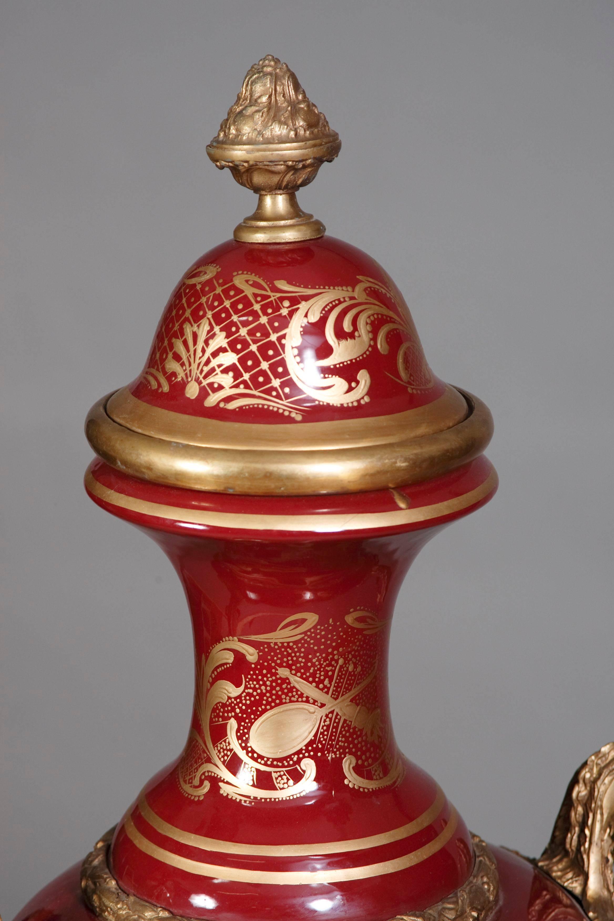 Napoleon Bonaparte Svre Pompe-Vase mit Deckel, 20. Jahrhundert (Graviert) im Angebot