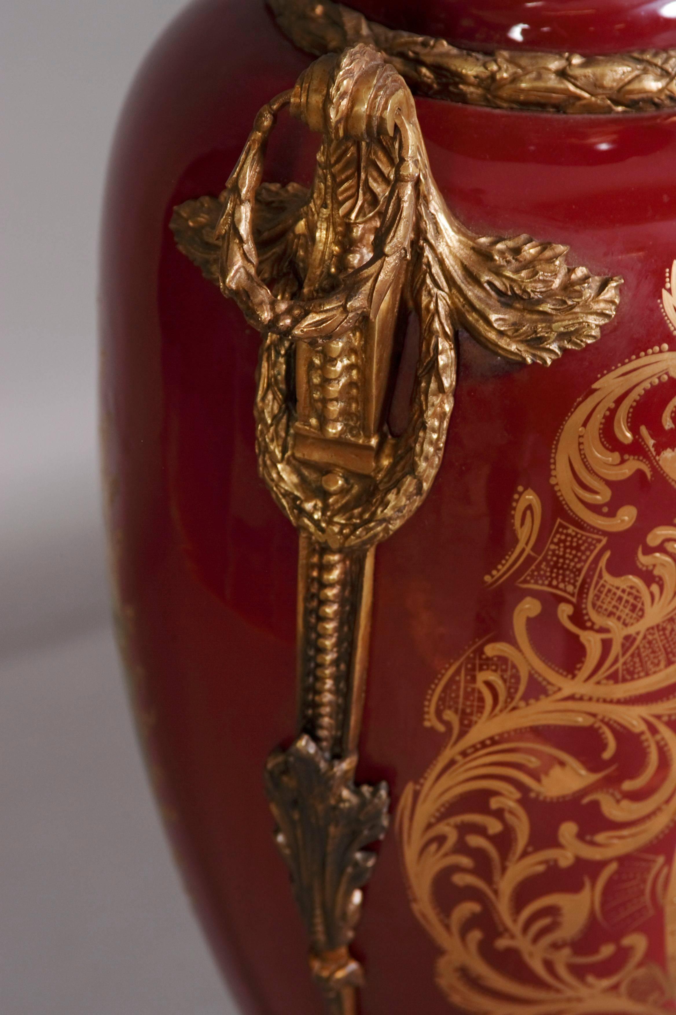 Napoleon Bonaparte Svre Pompe-Vase mit Deckel, 20. Jahrhundert im Zustand „Gut“ im Angebot in Berlin, DE