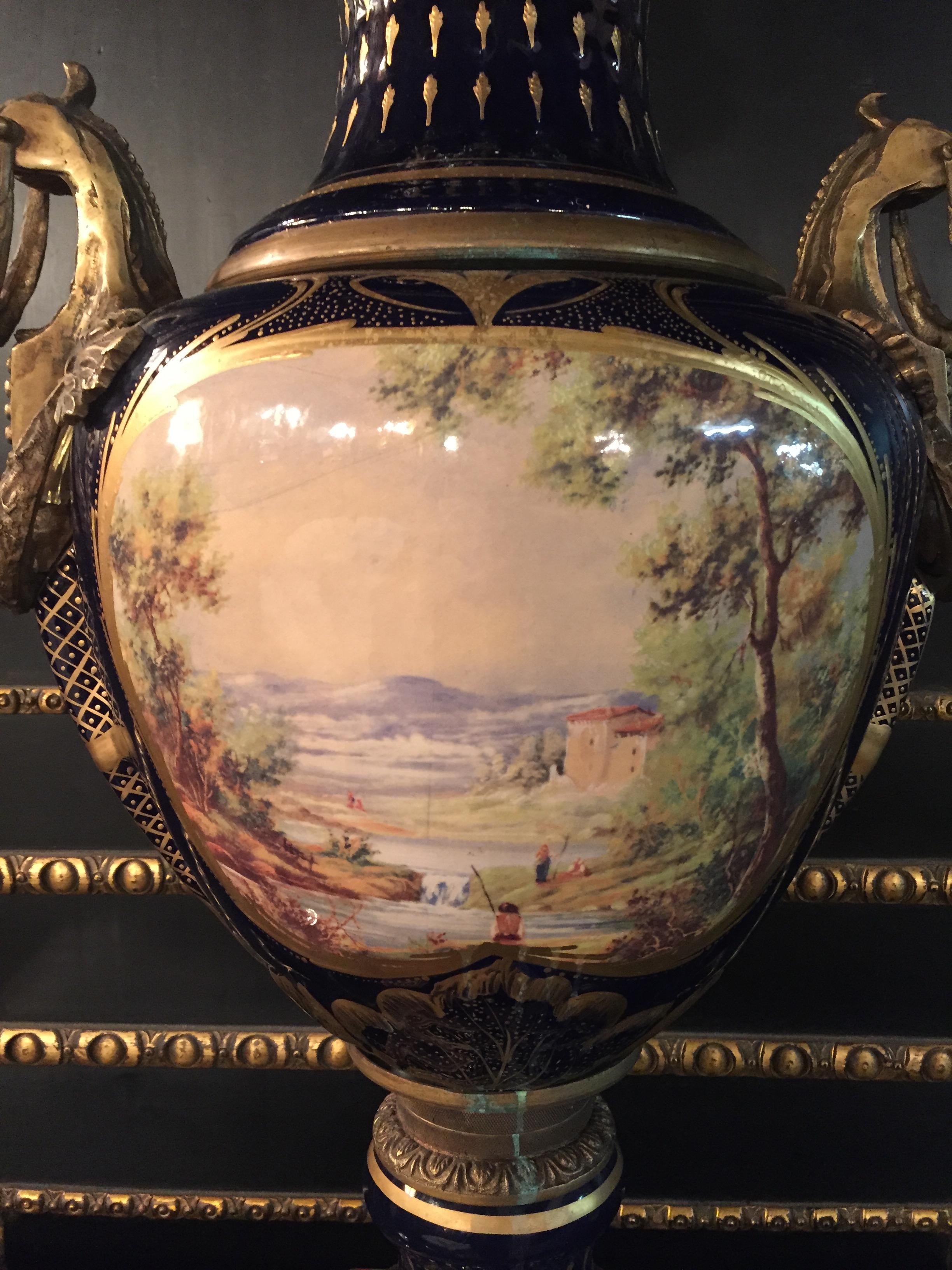 20th Century Napoleon Bonaparte Sèvre Pompe Lidded Vase In Good Condition In Berlin, DE