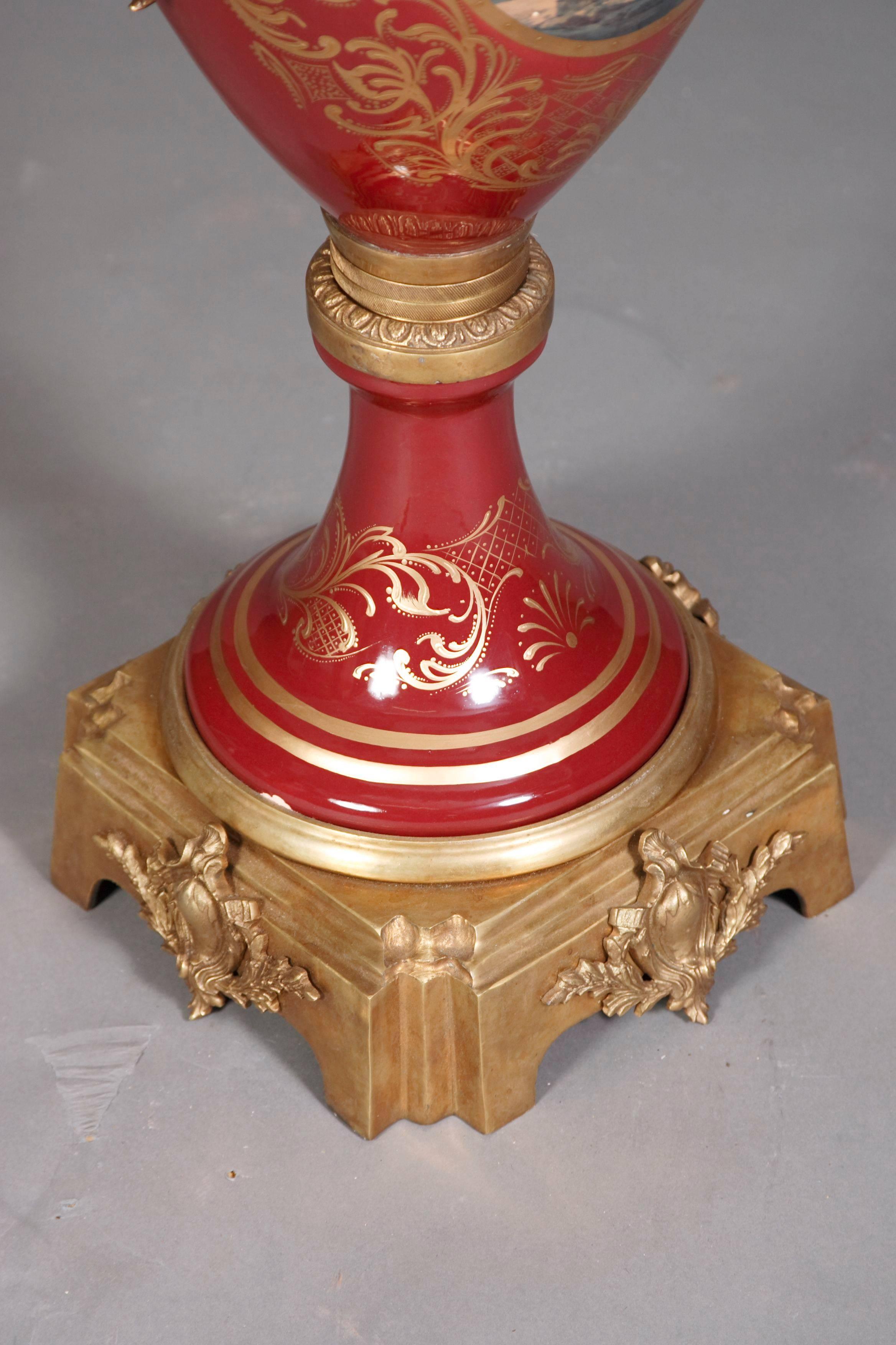 Napoleon Bonaparte Svre Pompe-Vase mit Deckel, 20. Jahrhundert im Angebot 3