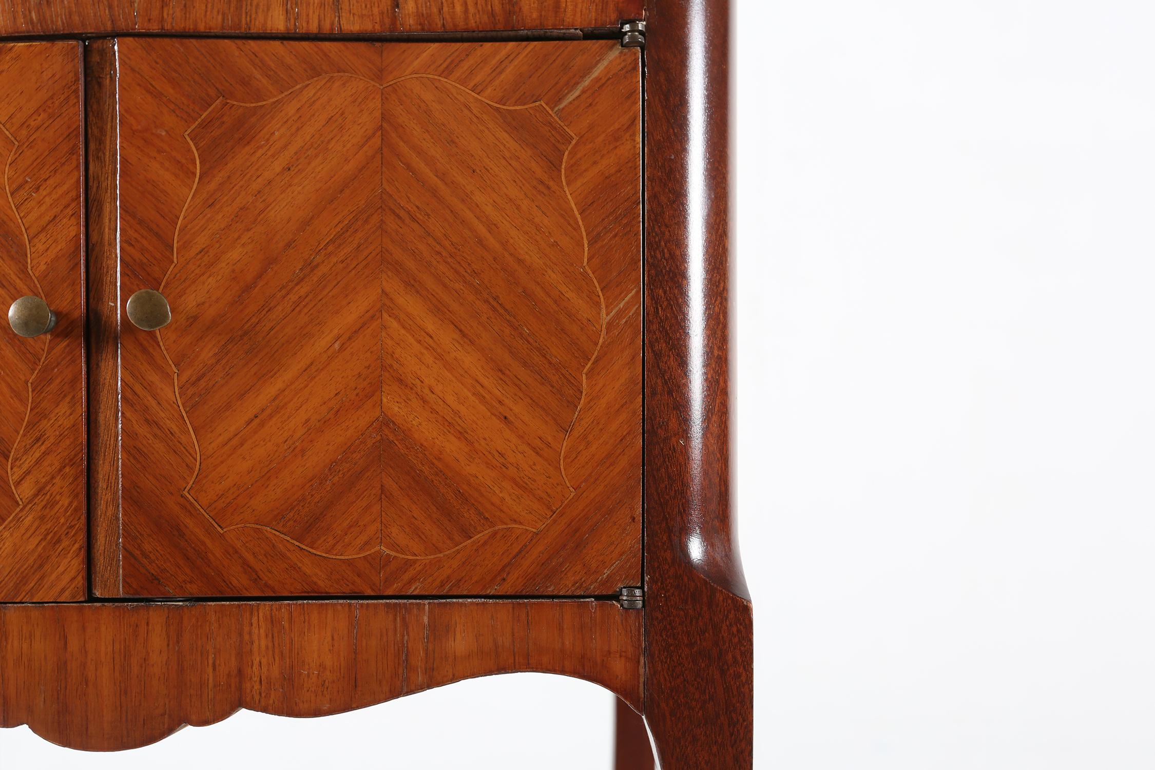 20th century Napoleon III small chest of drawers in wood with marquetry inlay In Good Condition In Meulebeke, BE