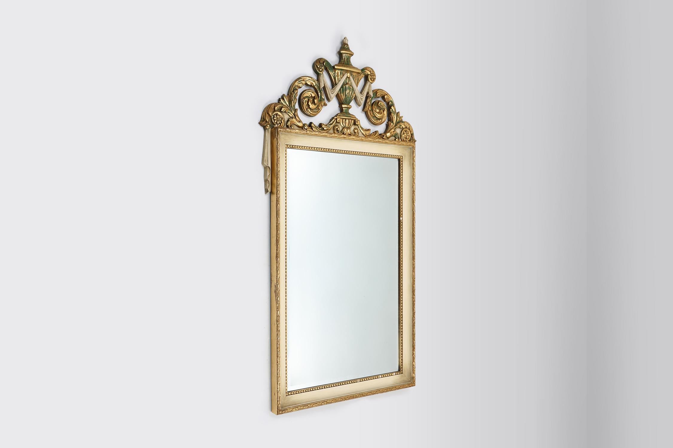 20ième siècle 20ème siècle Miroir de style Napoléon III en bois avec miroir à facettes, France en vente
