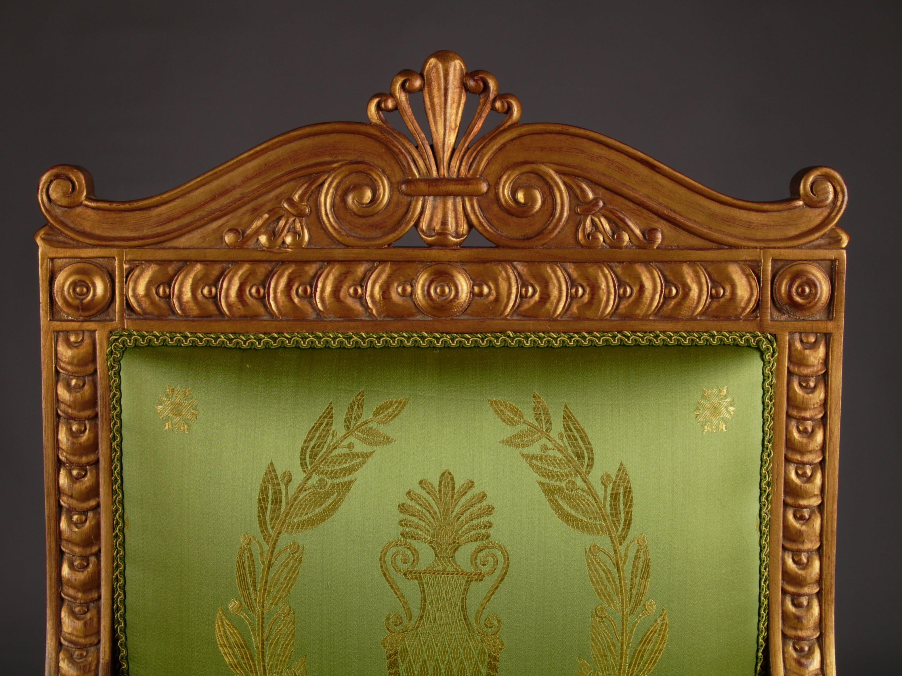 Napoleonischer Schwanstuhl des 20. Jahrhunderts im Empire-Stil aus Buchenholz, poliert und vergoldet (Französisch) im Angebot