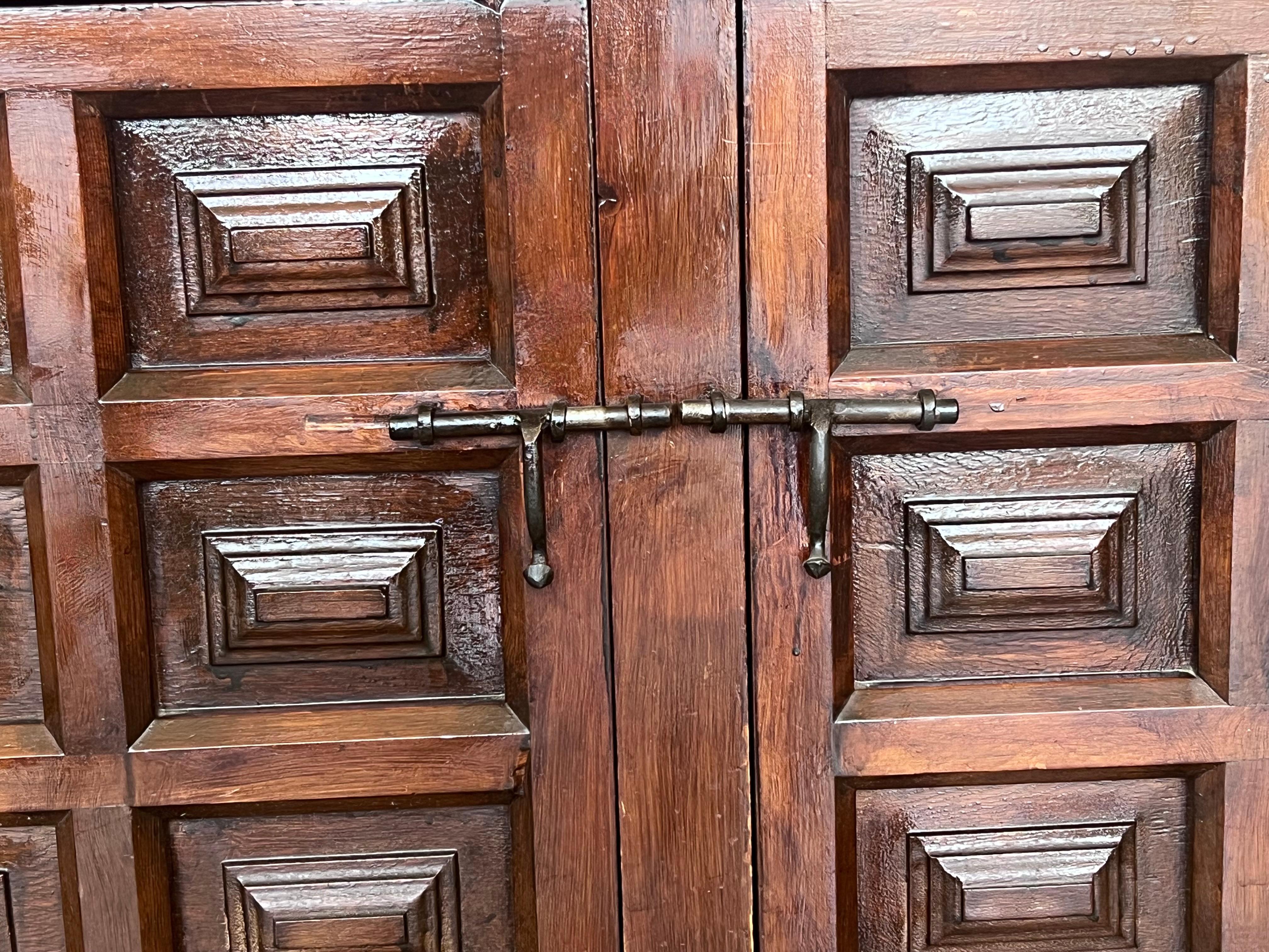 20th Century Narrow Catalan Spanish Baroque Dark Walnut Credenza or Buffet For Sale 3