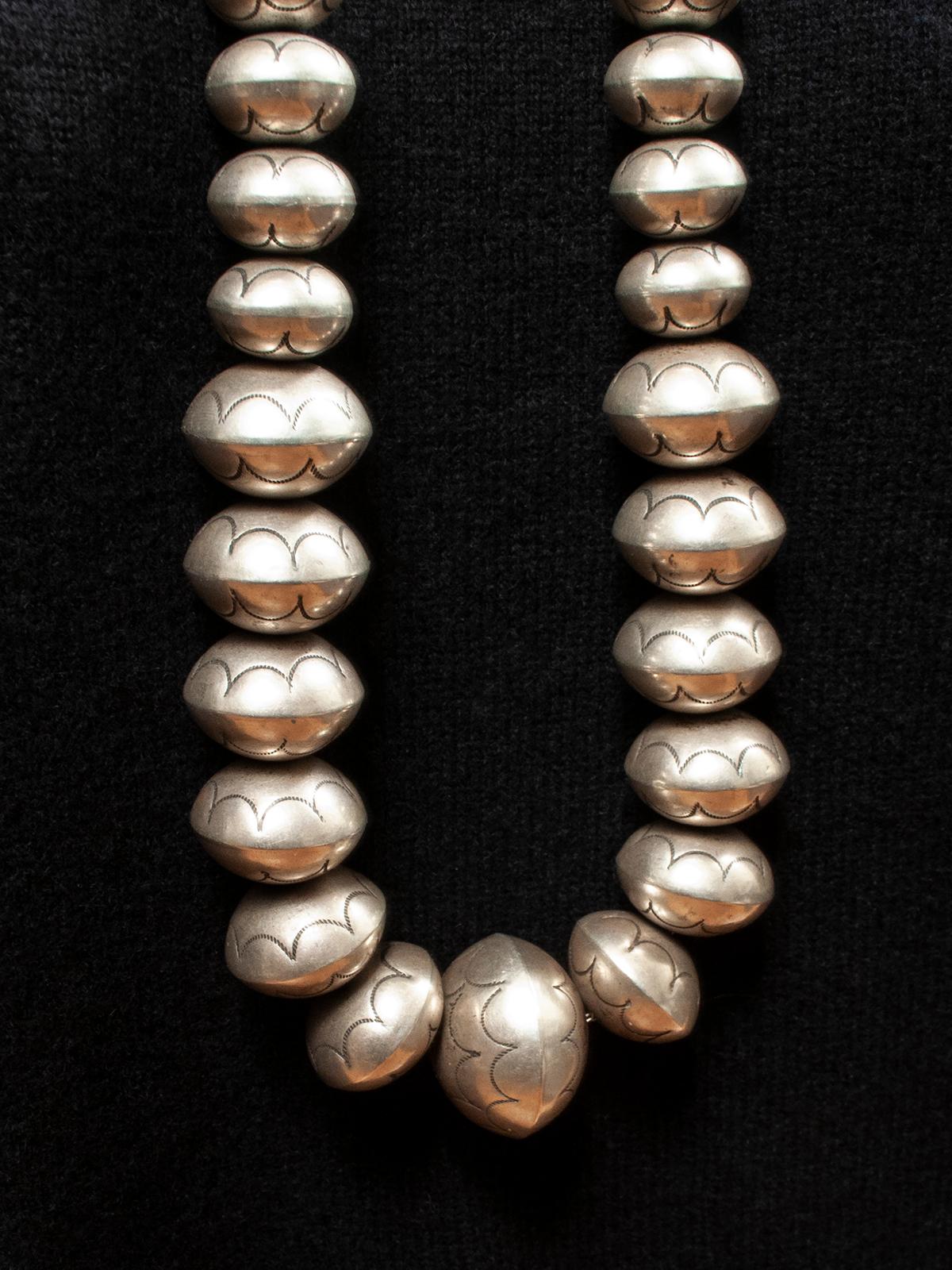 20th Century Native American Silversmith Leo Yazzie Silver Pearl Necklace In Good Condition In Point Richmond, CA