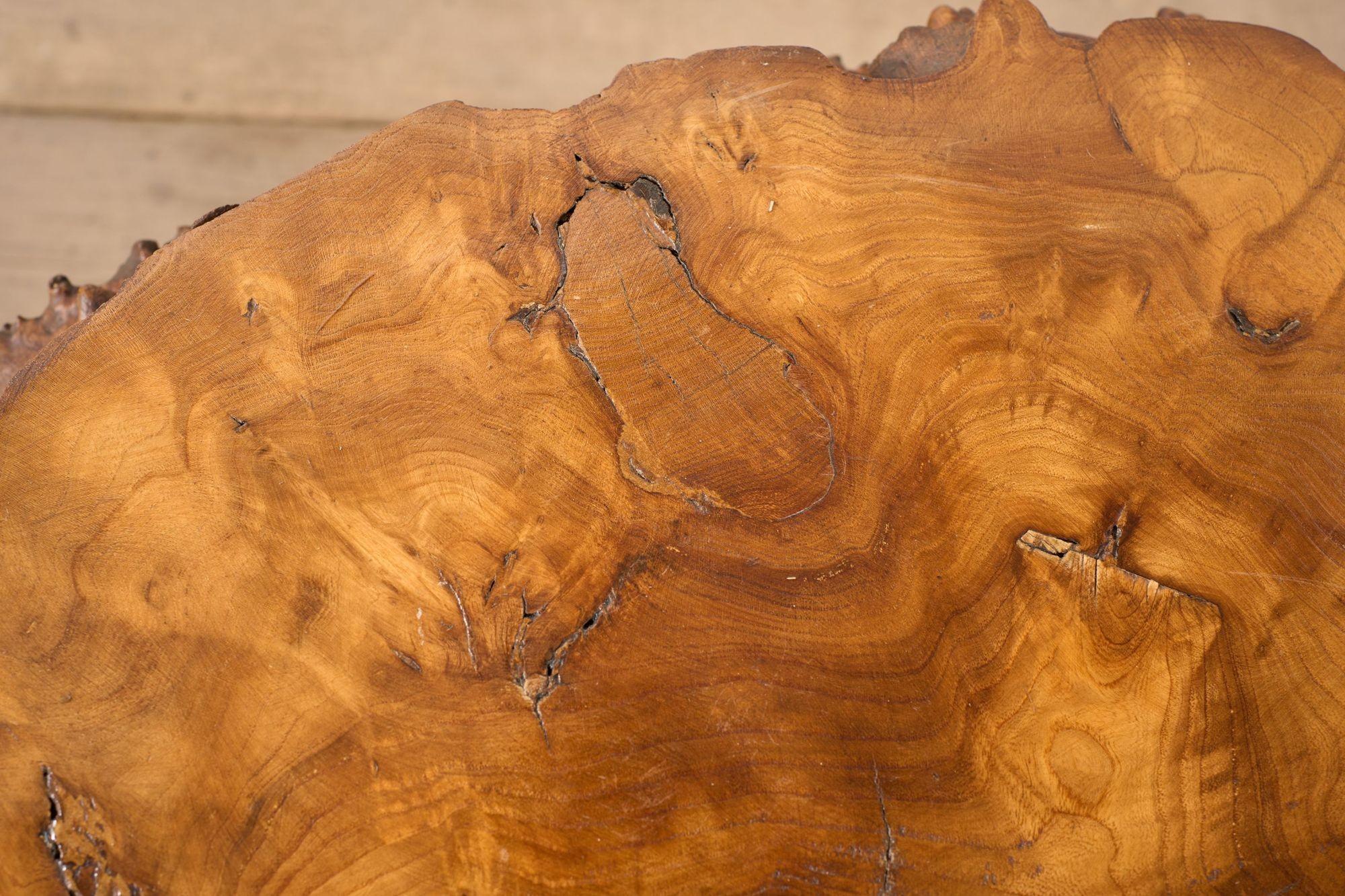 Siglo XX Mesa de centro de raíz naturalista en venta 5