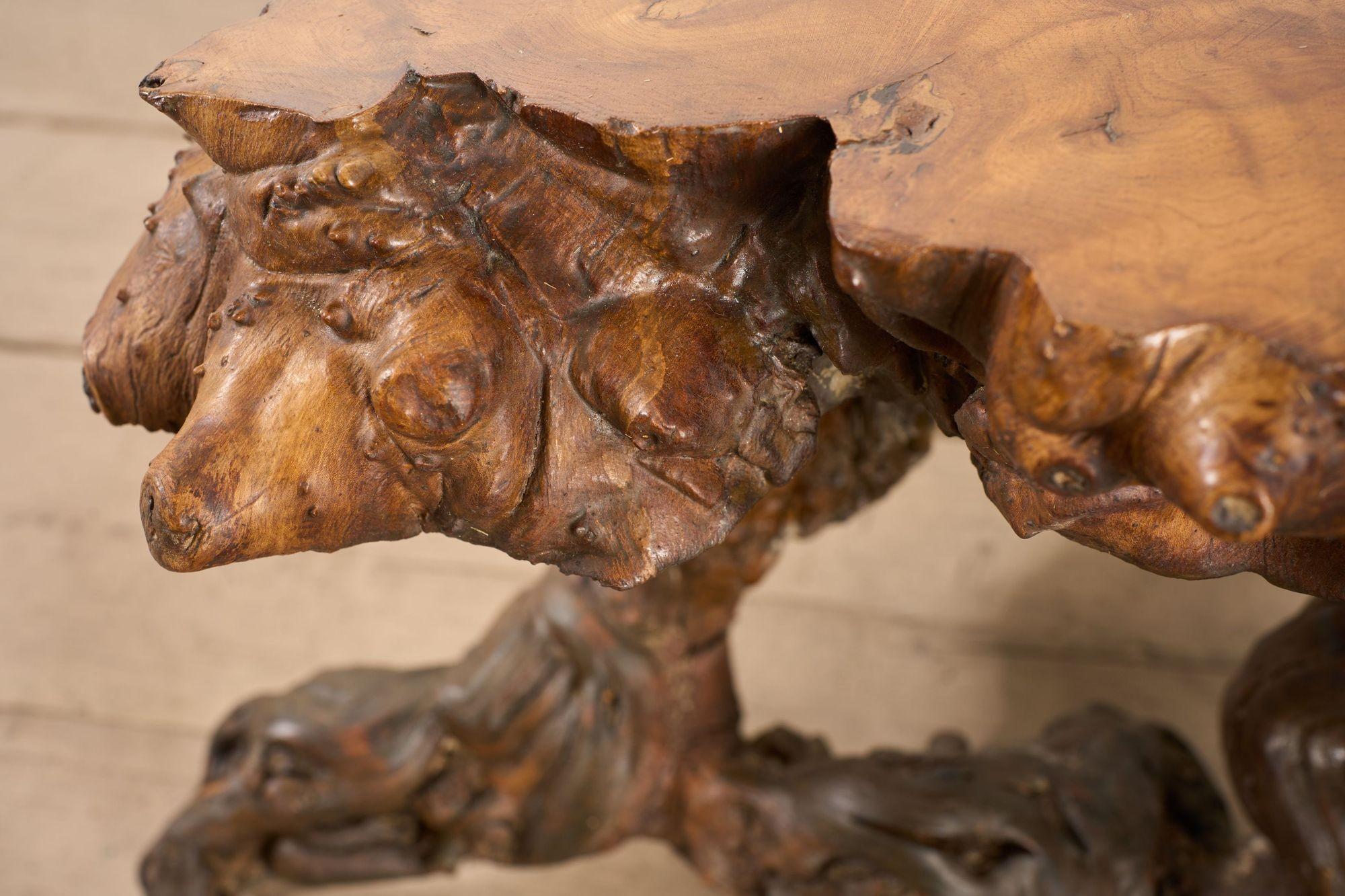 Siglo XX Mesa de centro de raíz naturalista en venta 3