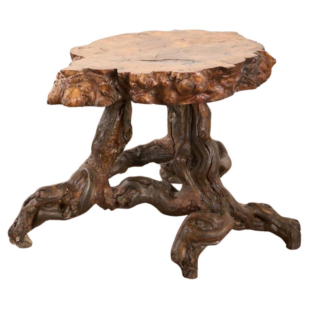 Siglo XX Mesa de centro de raíz naturalista en venta