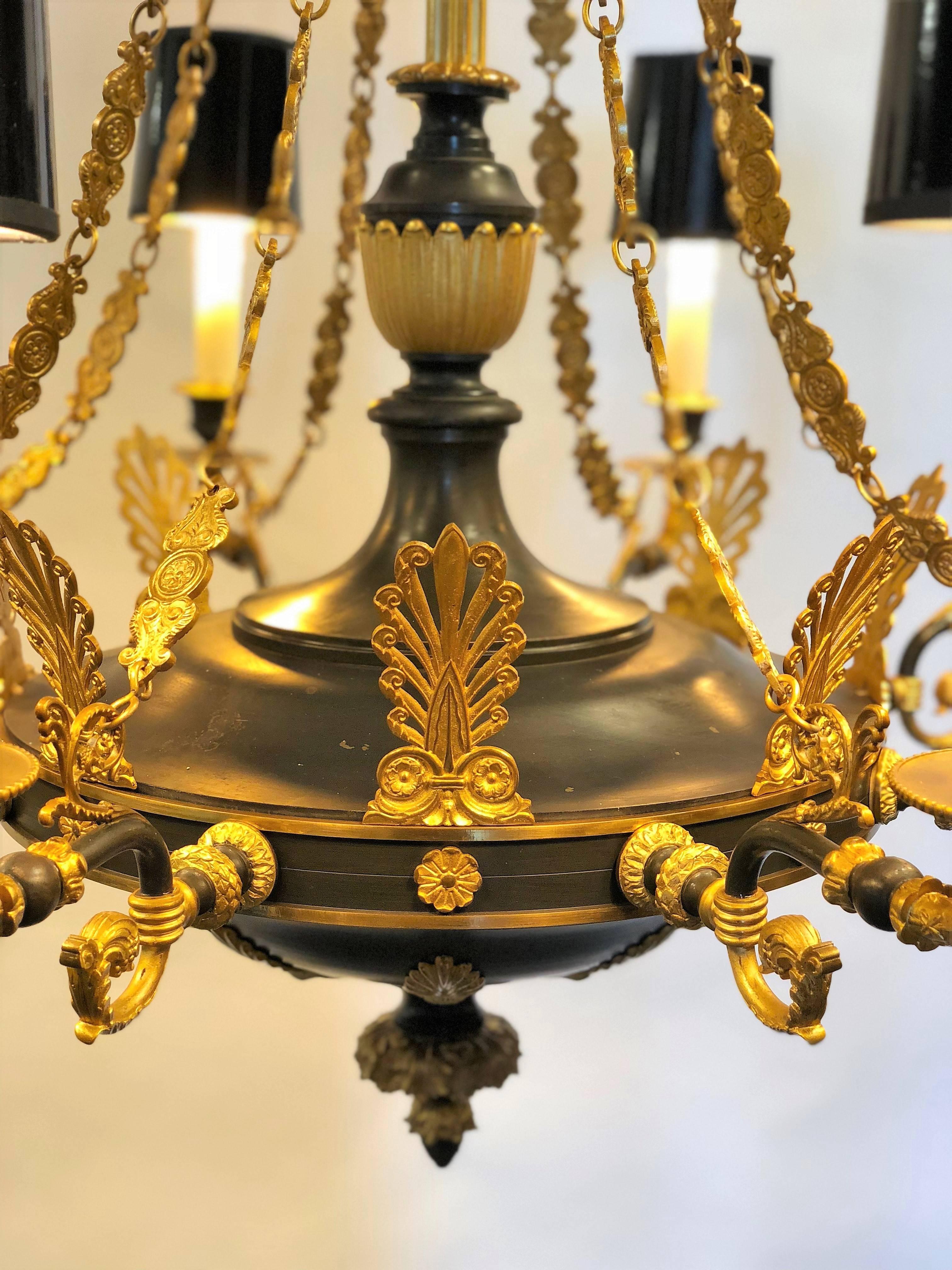 20th Century Neoclassical Empire French Gild and Patinated Chandelier In Good Condition For Sale In Heemskerk, Noord Holland