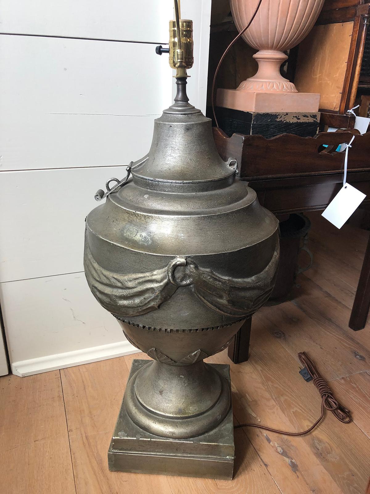 Tôle 20th Century Neoclassical Italian Patinated Tole Urn as Lamp For Sale