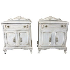 20th Century Neoclassical Pair of Nightstands with Crests in White Patina