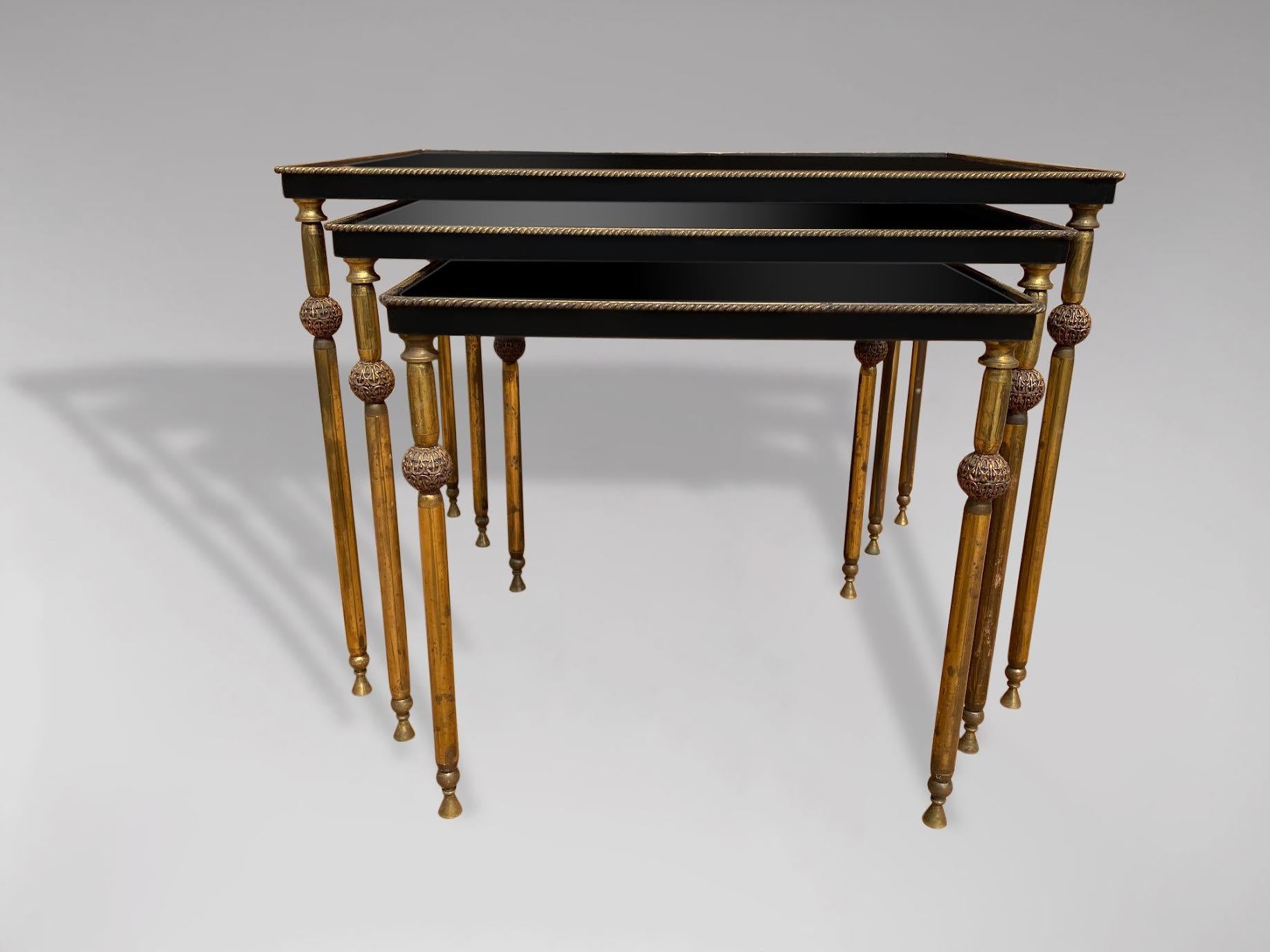 Neoclassical 20th Century Nest of 3 Brass Tables with Black Lacquered Mirror Tops