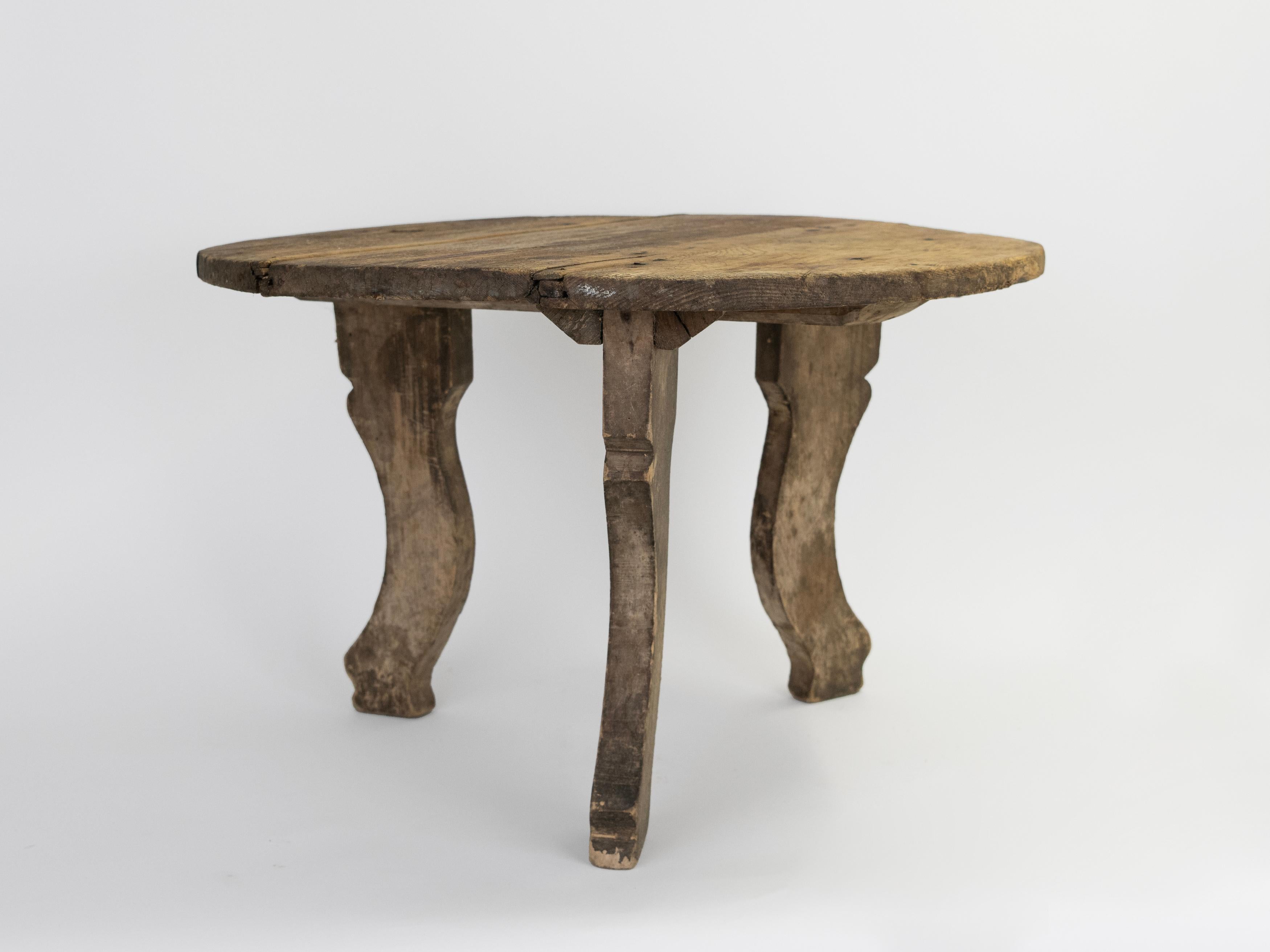 Pin Table d'appoint / de café / de cocktail en pin patiné du 20e siècle de la Nouvelle-Angleterre en vente