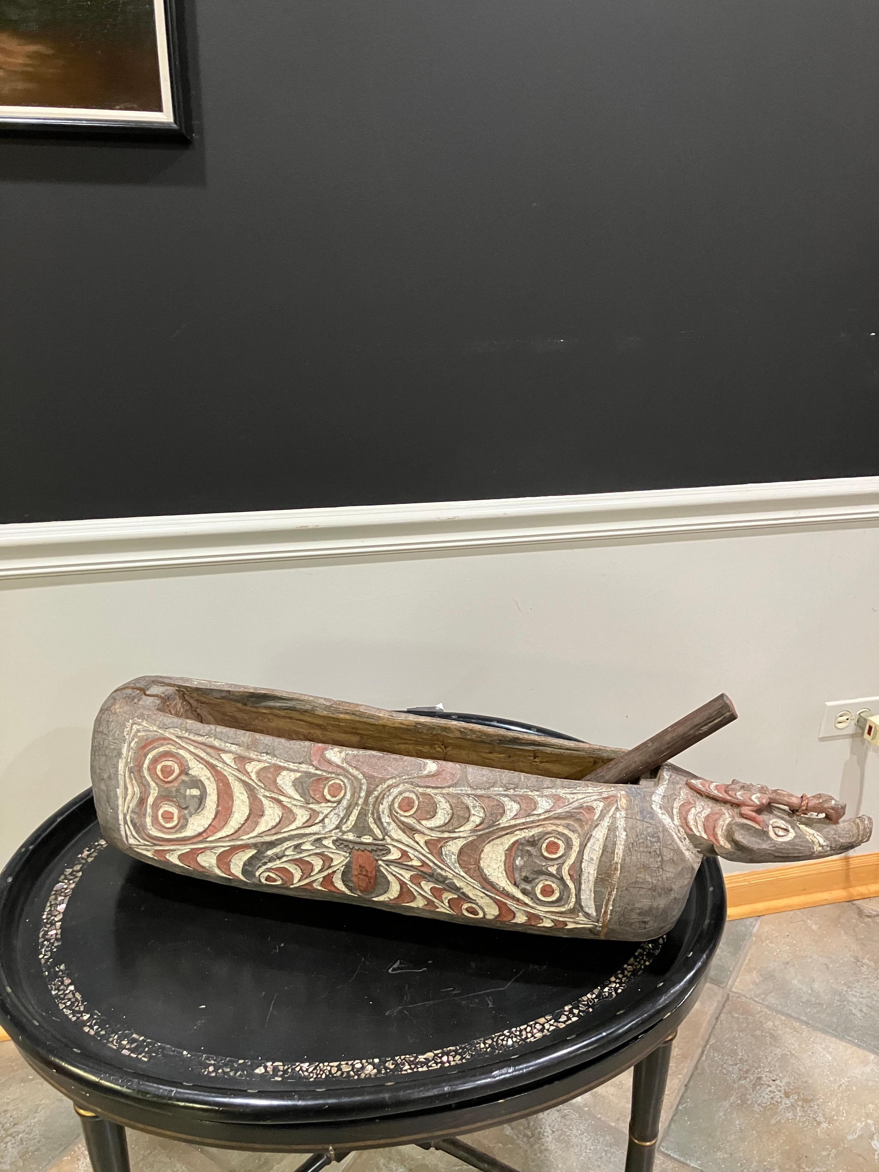 20th Century New Guinea Drum with Drumstick (Hartholz) im Angebot