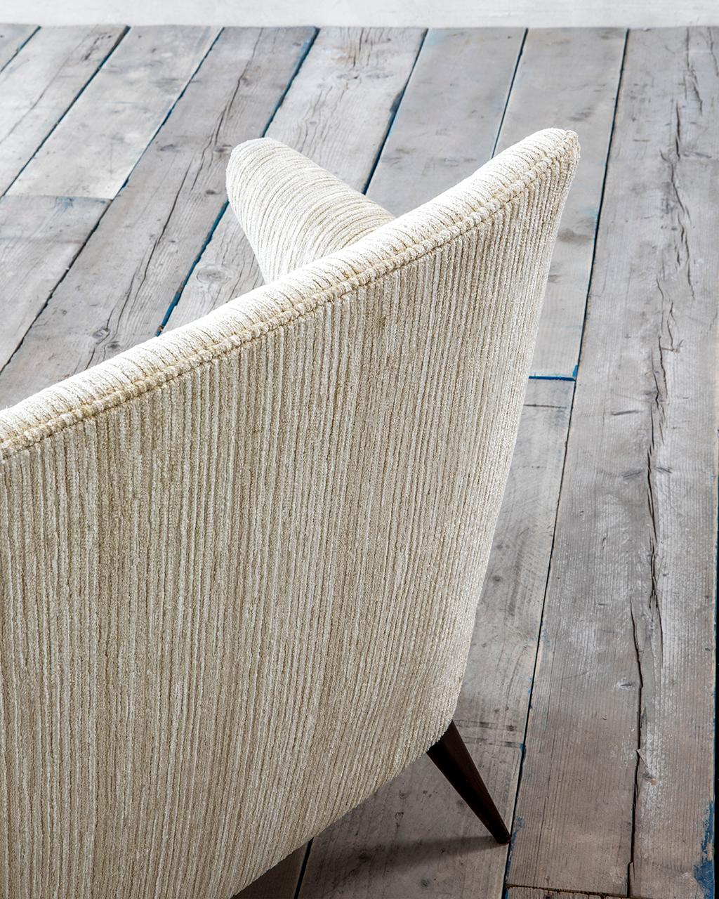 20th Century Nino Zoncada Sofa in Wood and White Fabric Upholstery 2