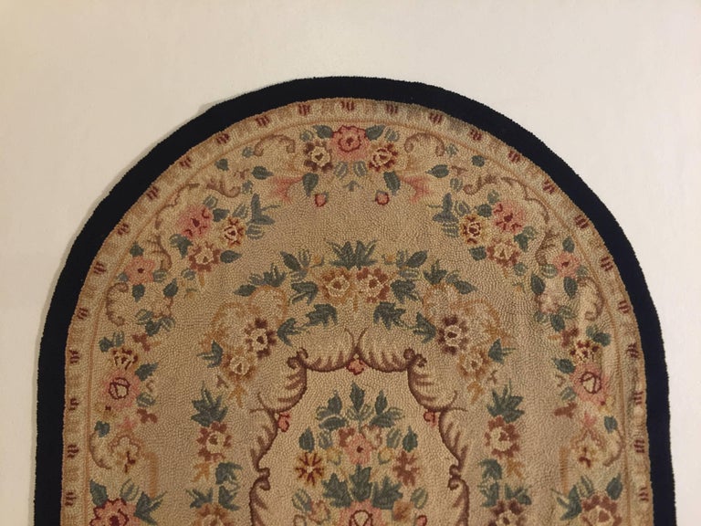 20th Century North America Oval Hooked Rug Floral Bouquet HandKnotted