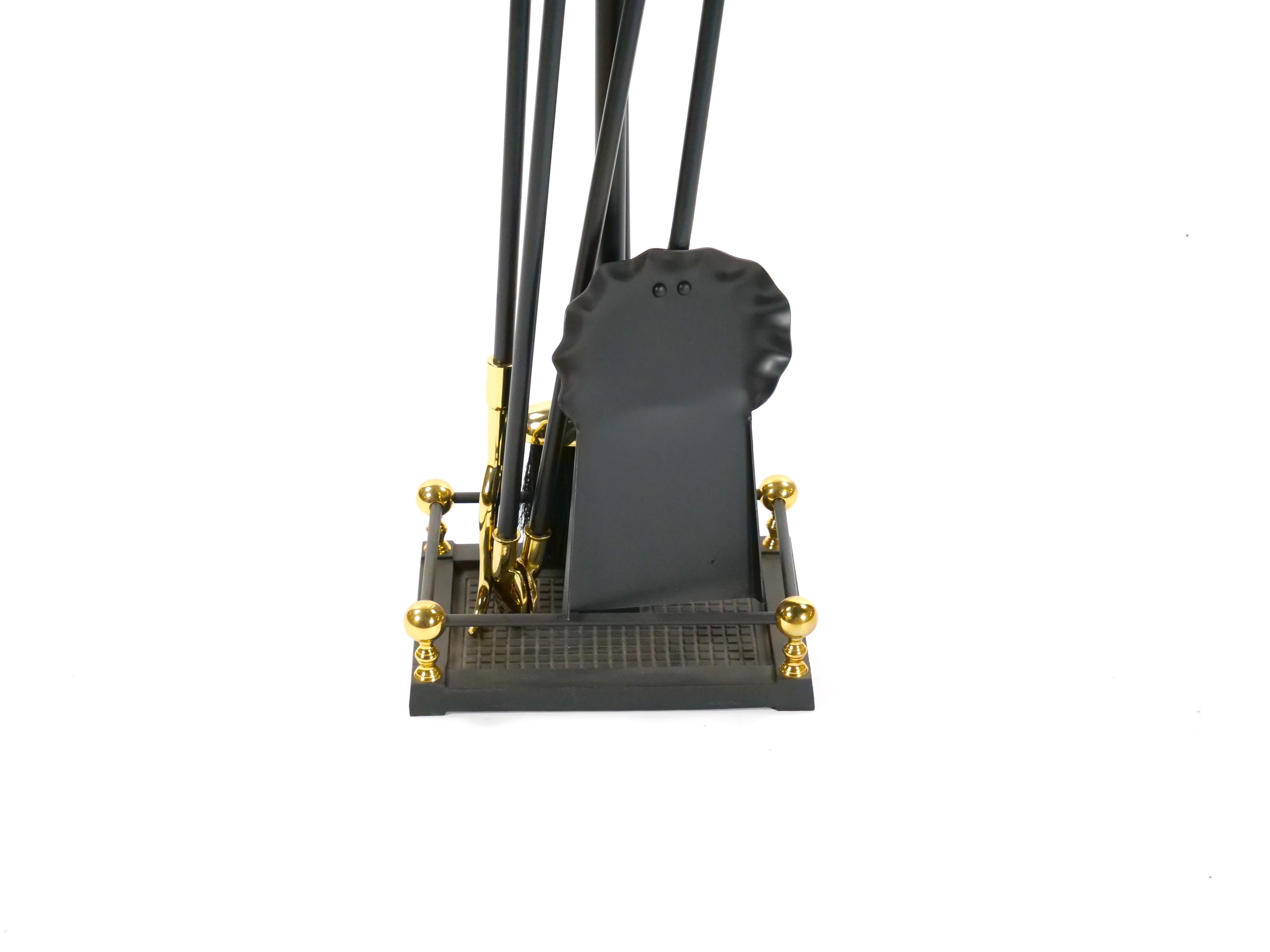 Nordamerikanisches Kaminbesteck aus Messing/Eisen des 20. Jahrhunderts im Angebot 1