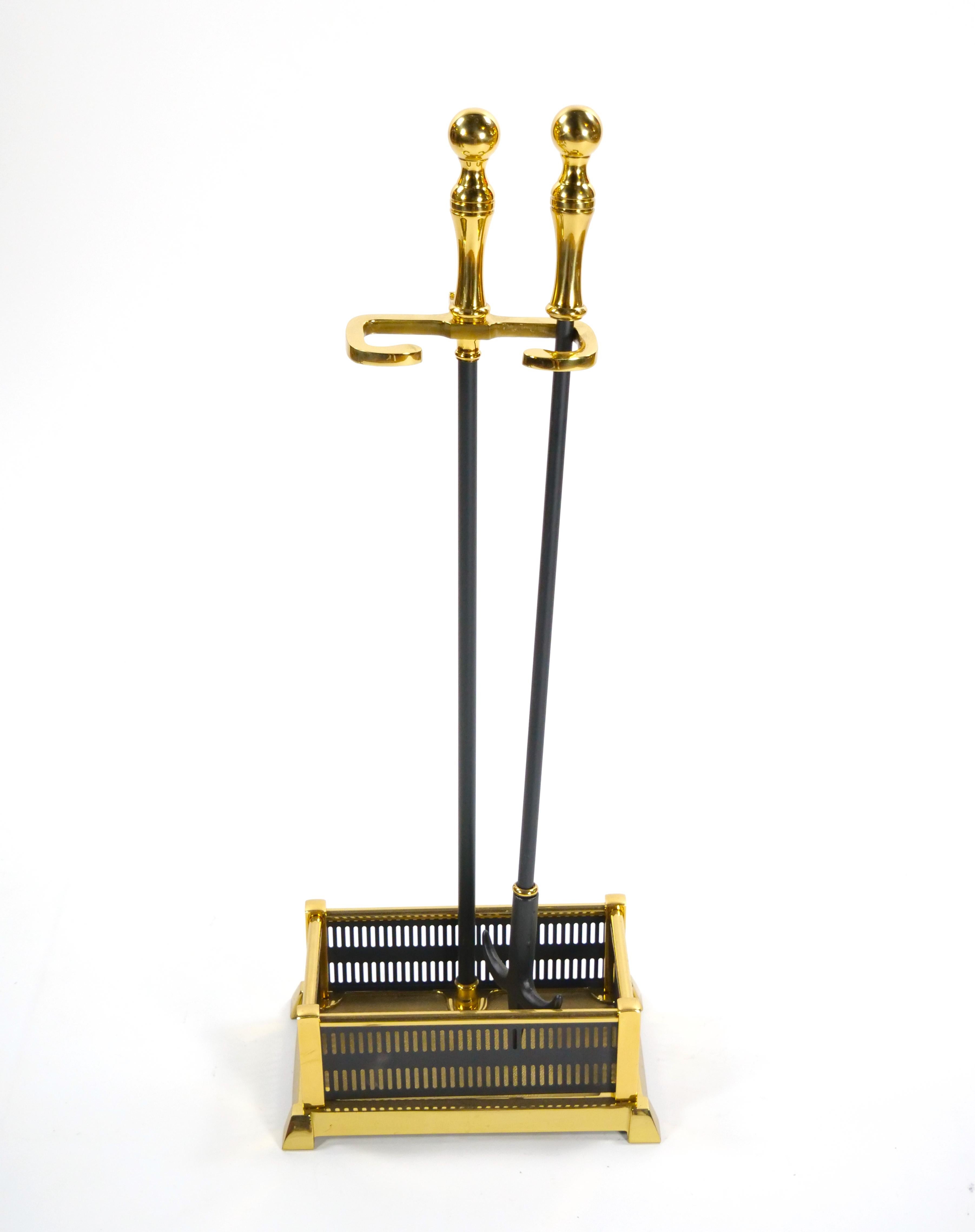 20th Century North American Victorian Style Fireplace Tool Set For Sale 7