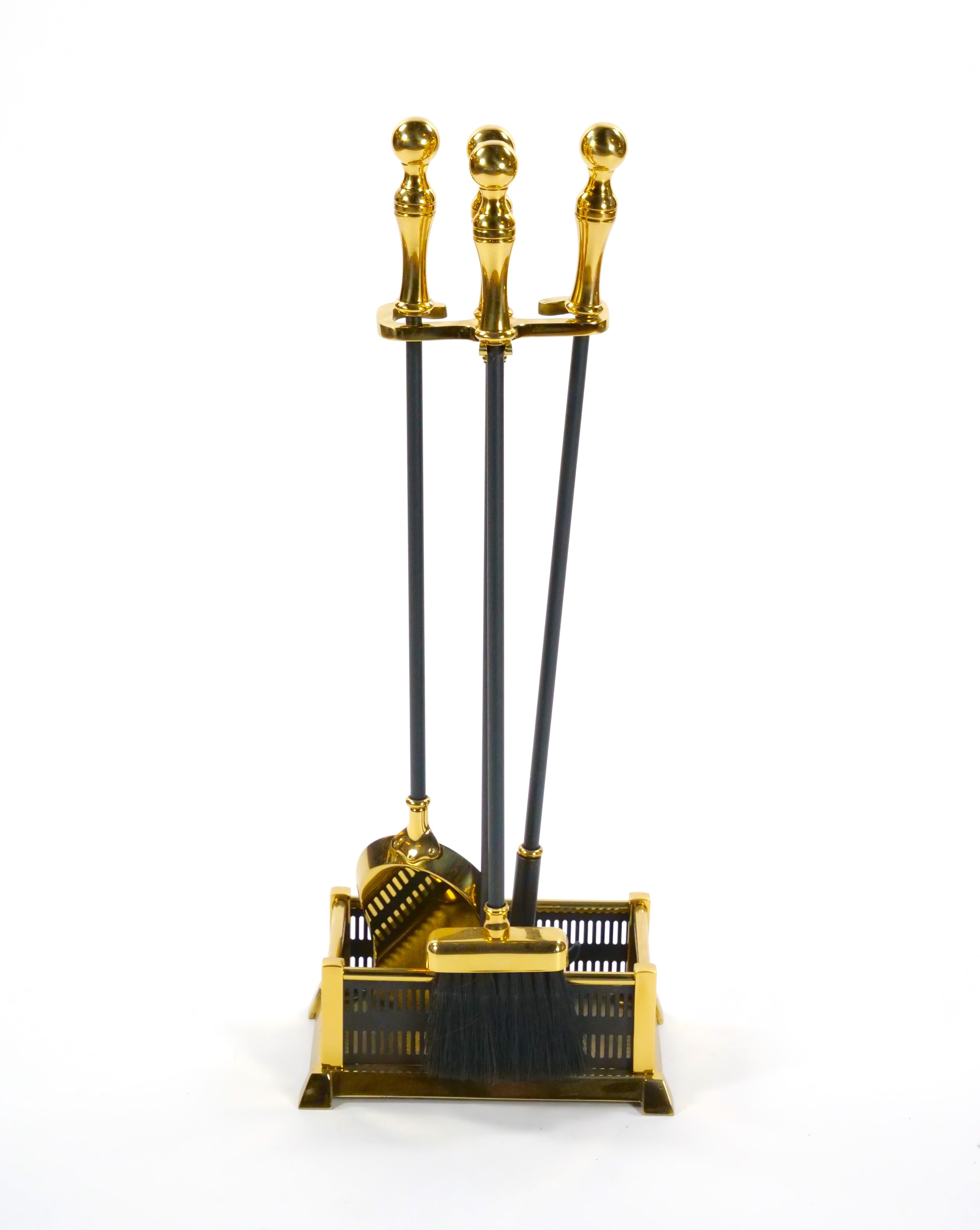 20th Century North American Victorian Style Fireplace Tool Set For Sale 3