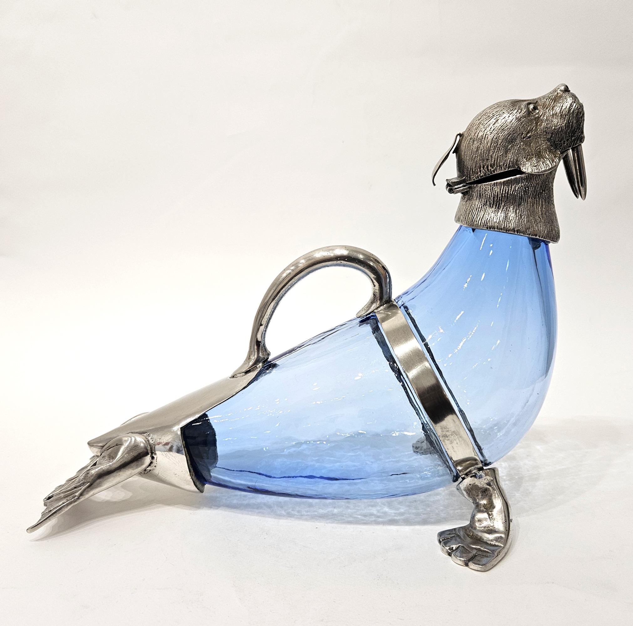 Siglo XX Novedad Plato de plata Cristal azul Morsa Jarra Claret Decantador Jarra Chapado en plata en venta