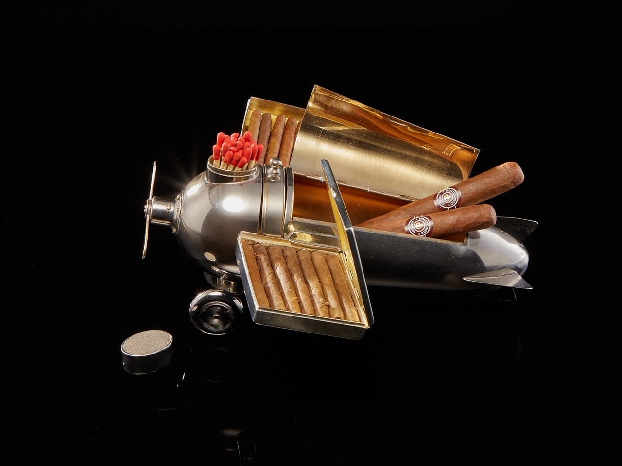 20th Century Novelty Smokers Compendium Plane J A  Henckels Germany Circa 1930 For Sale 6