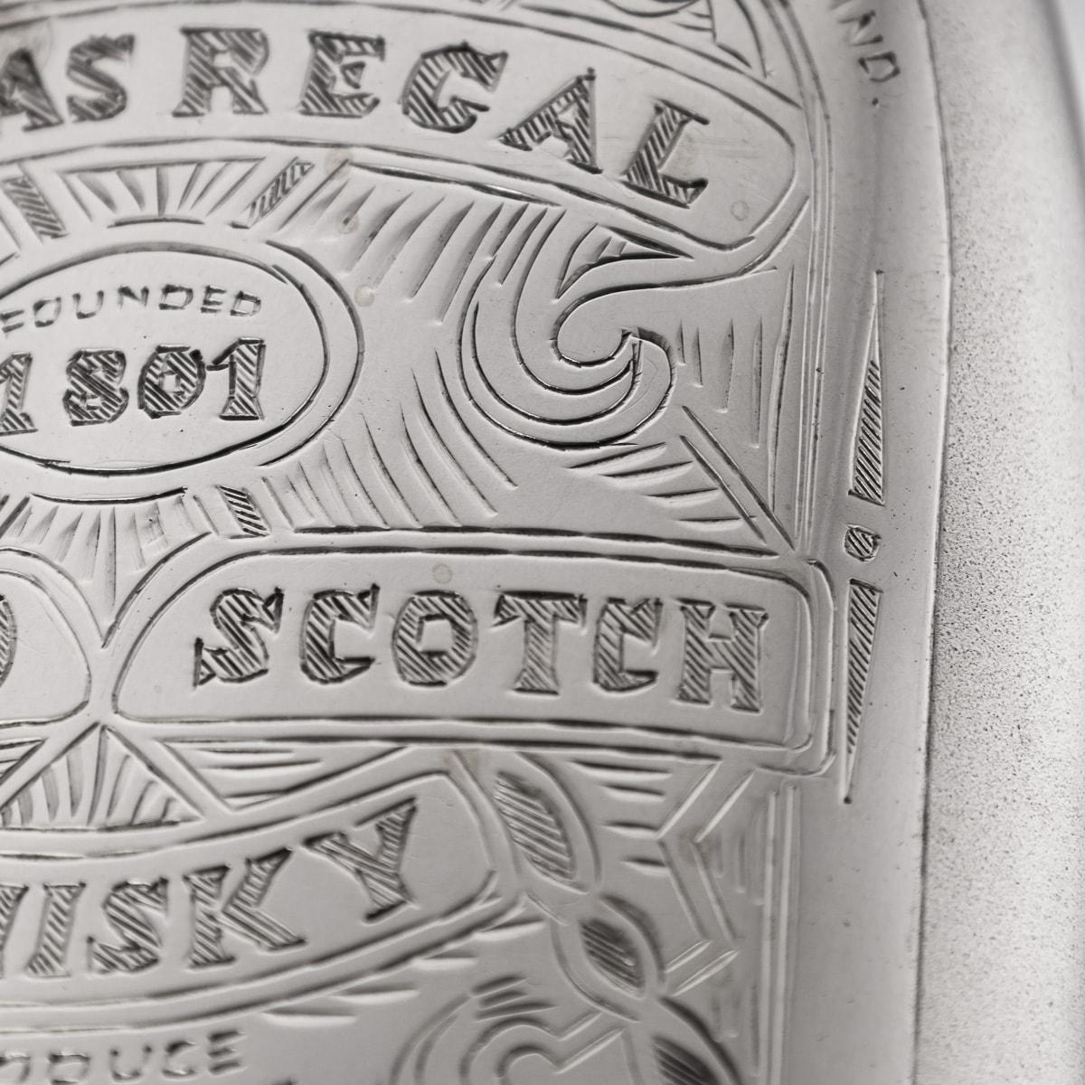 Argento Bottiglia di whisky Chivas Regal in argento massiccio, novità del XX secolo