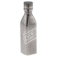 Novedad del siglo XX Botella de whisky Johnnie Walker en miniatura de plata maciza