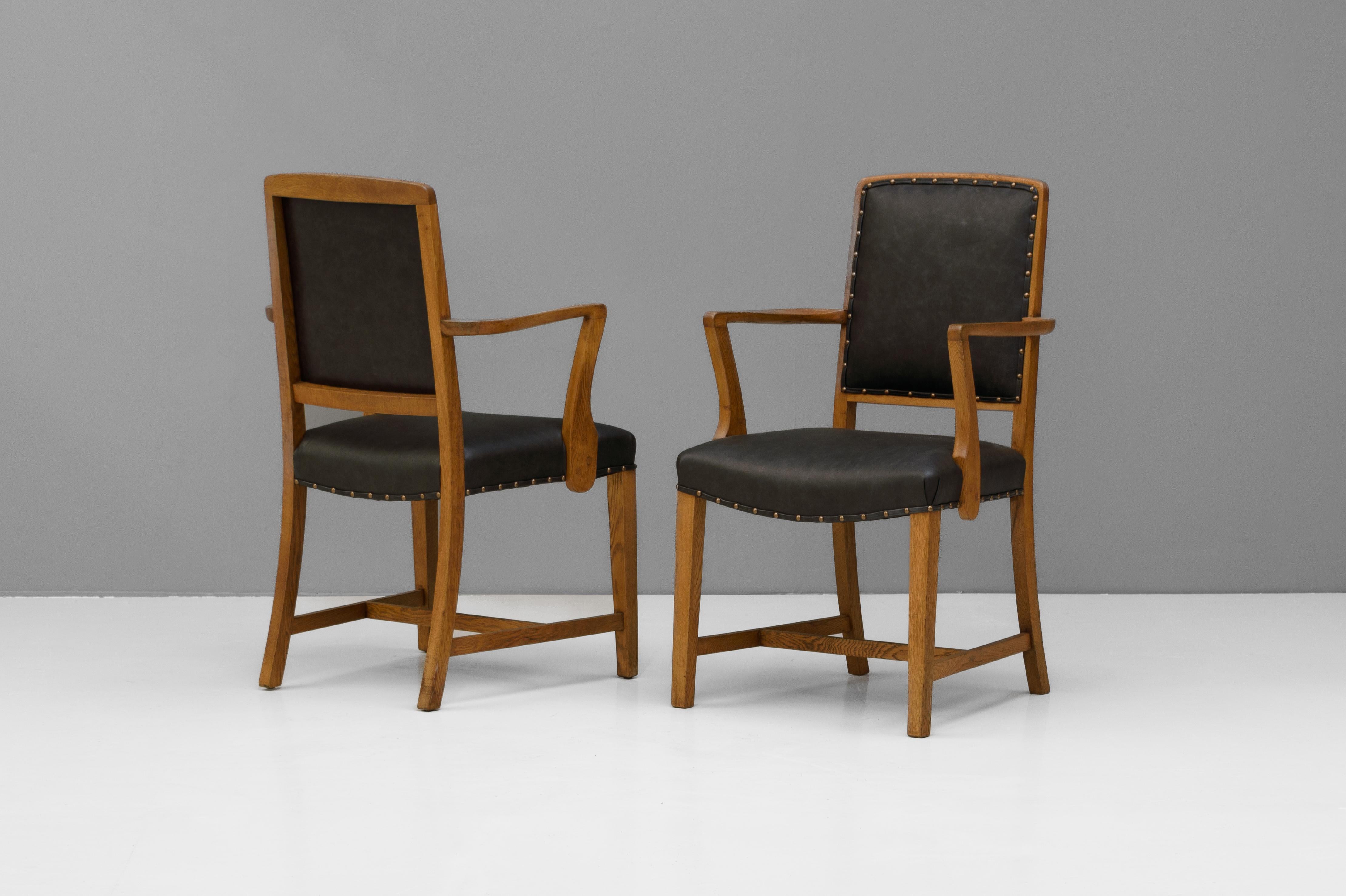 Fauteuils en Oak du 20e siècle Bon état - En vente à London, England