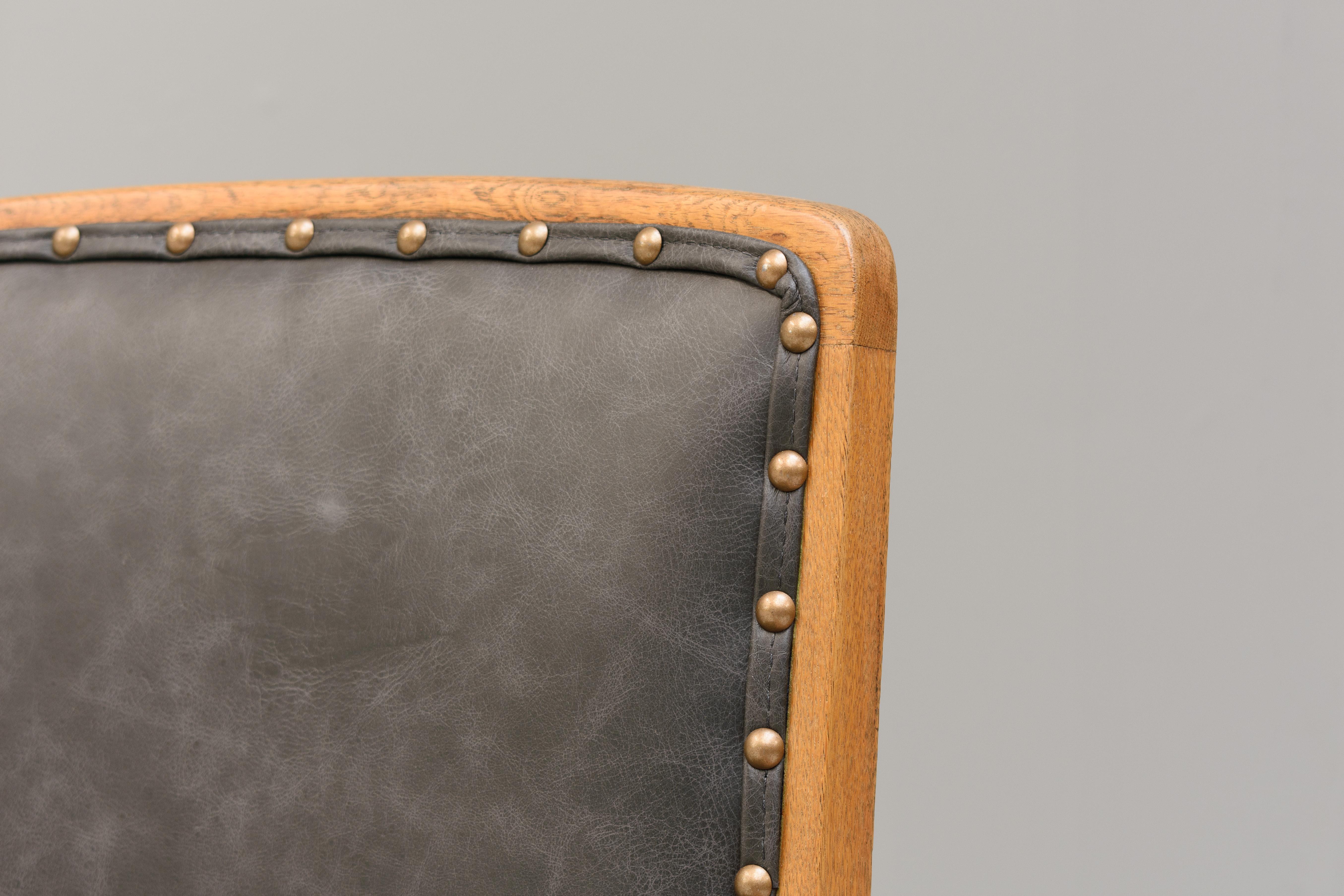 Milieu du XXe siècle Fauteuils en Oak du 20e siècle en vente