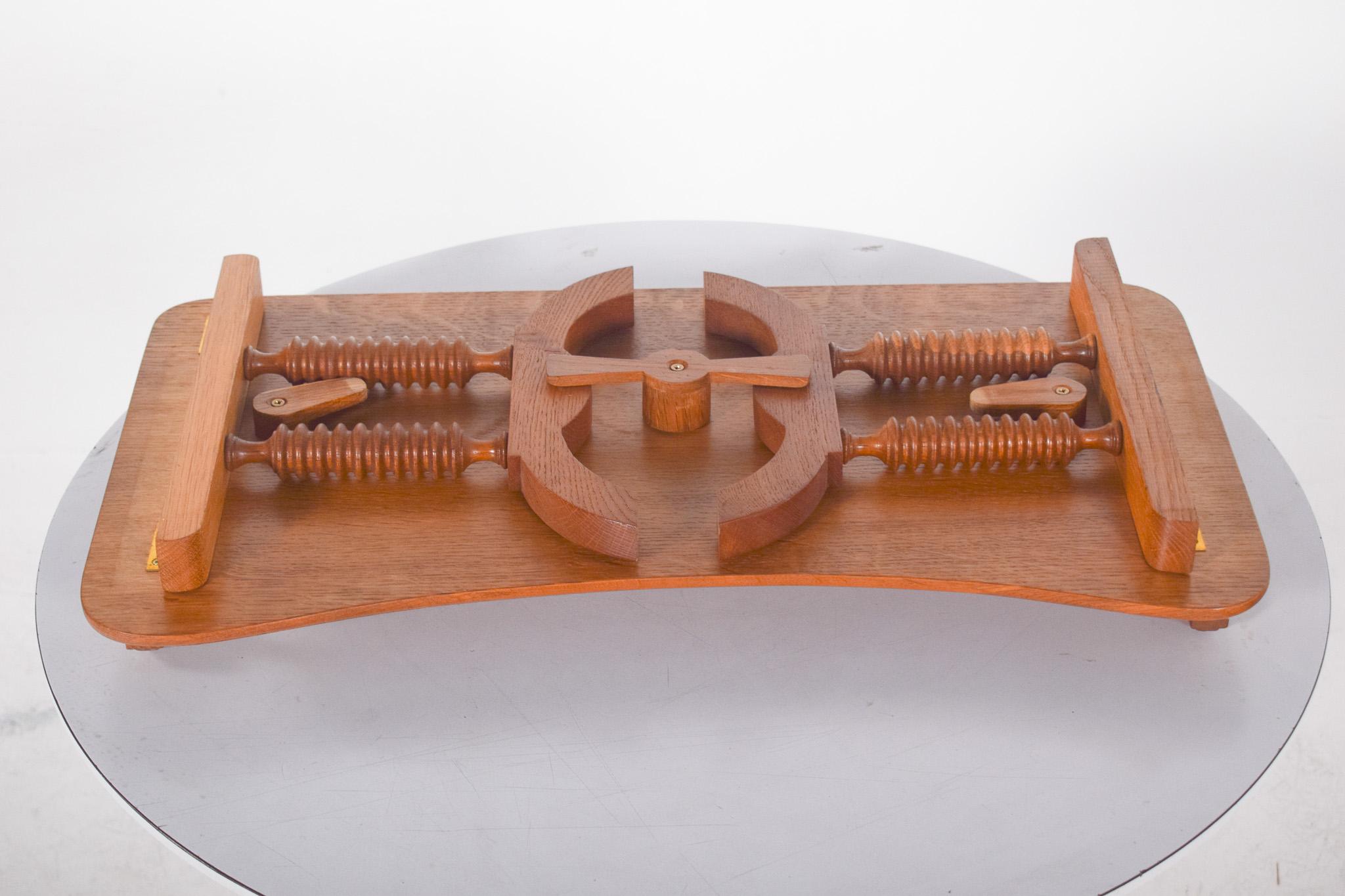 20th Century Oak Bed Tray In Good Condition For Sale In Lisboa, Lisboa