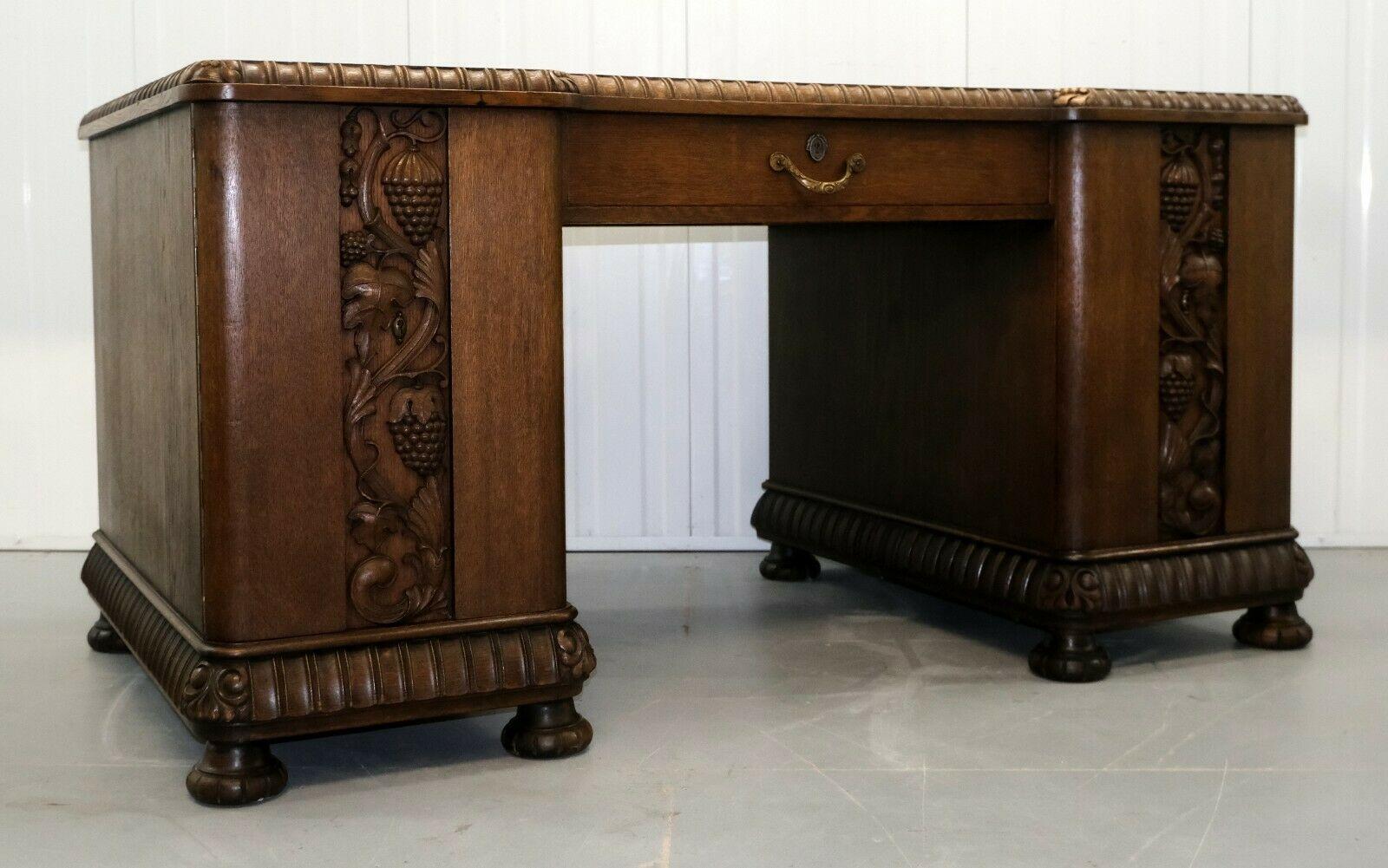 20th Century Oak Desk with Grapes and Vine Leaves Carvings & Sliding Shelves For Sale 8