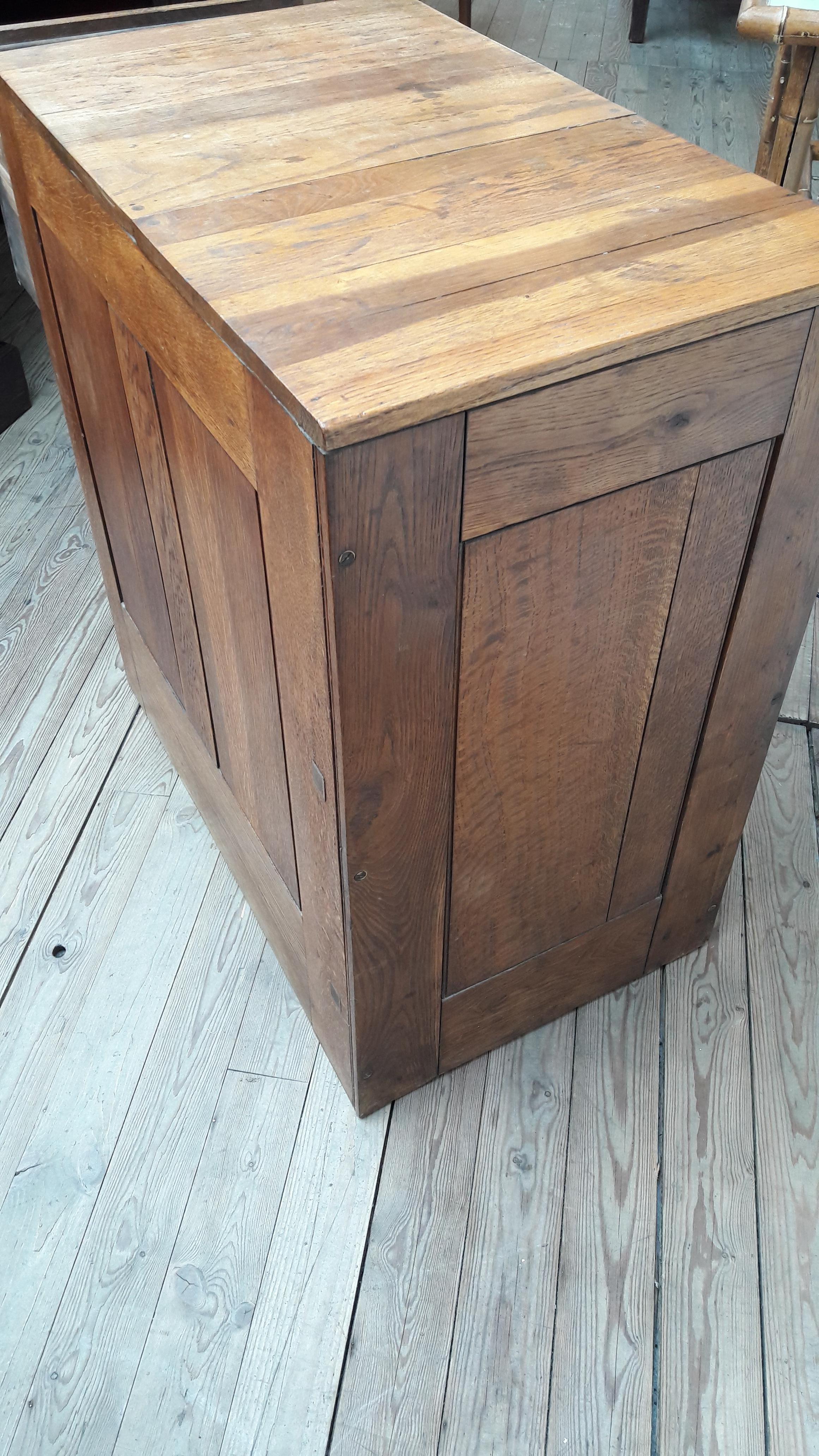 20th Century Oak Filing Cabinet For Sale 1