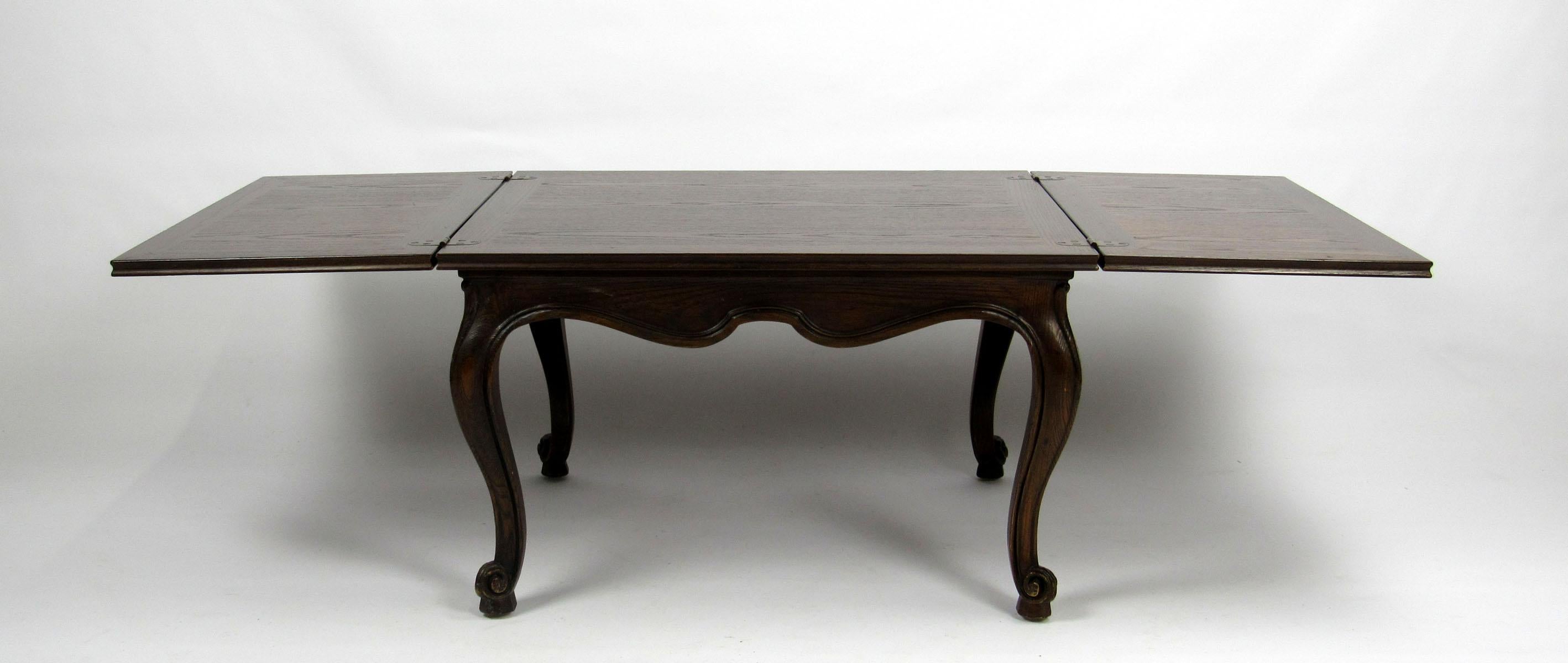 American 20th Century Oak Flip-Top Cocktail Table by Henredon For Sale