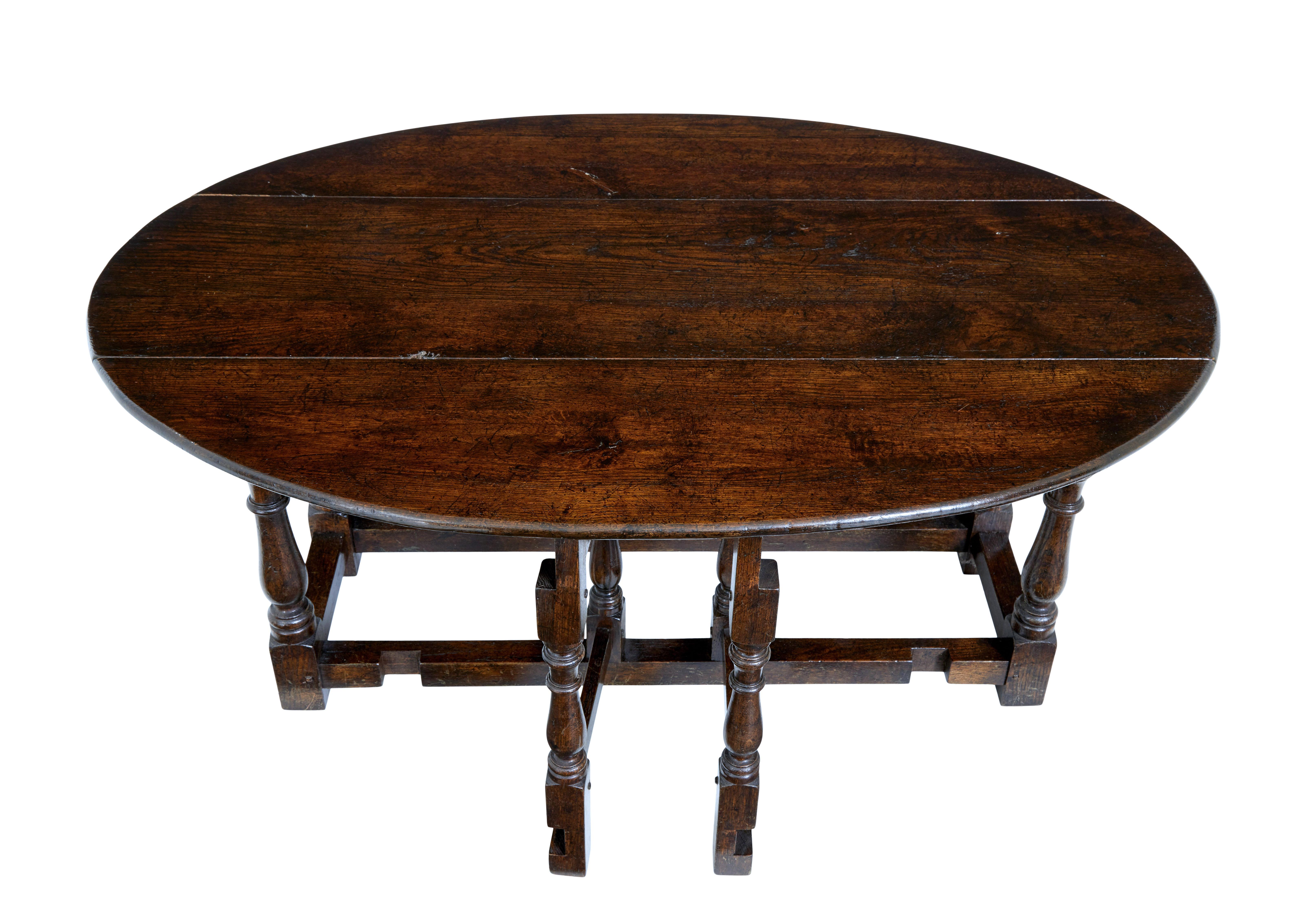 Hand-Crafted 20th century oak Georgian style oak gateleg table For Sale