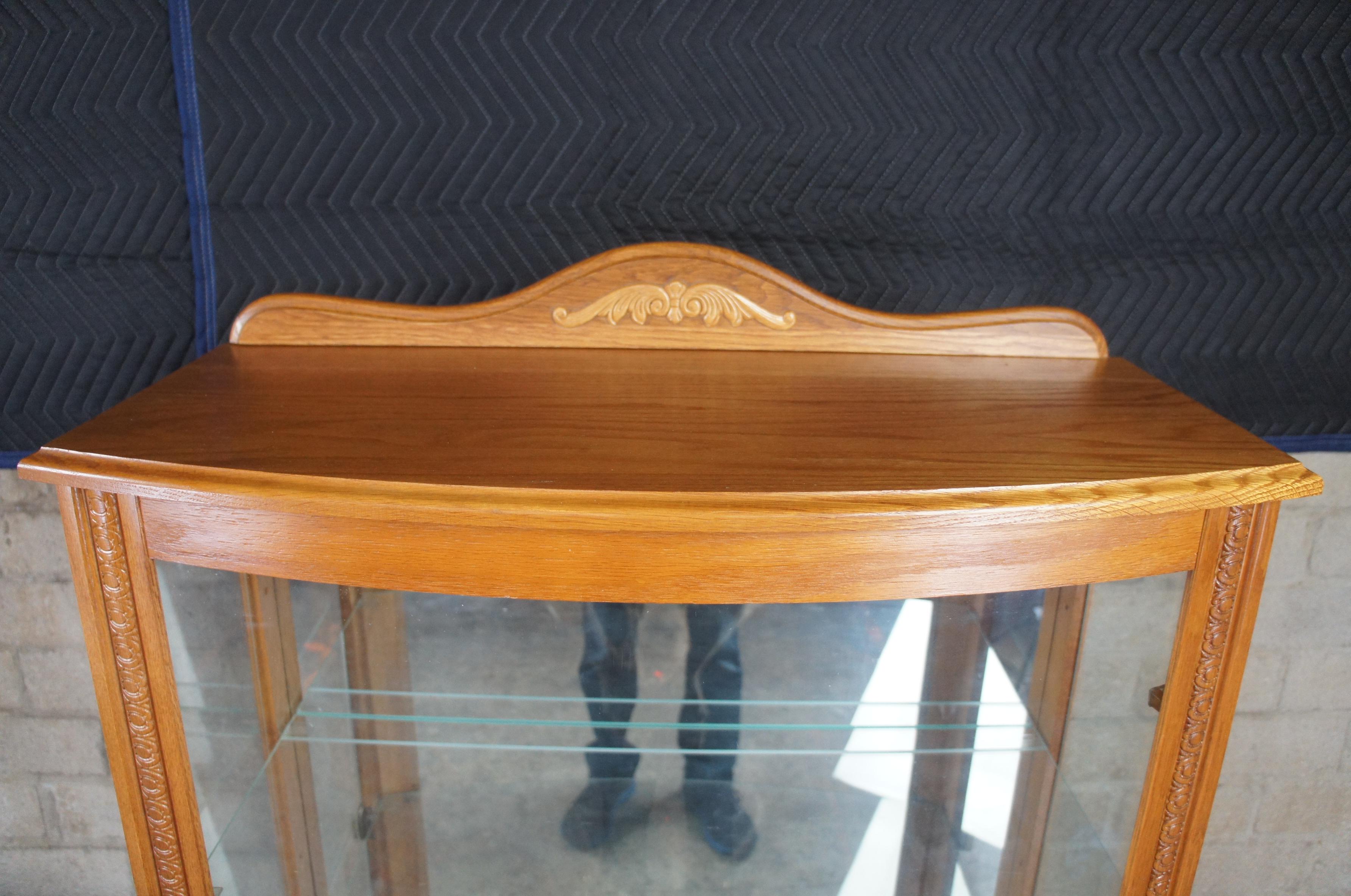 20th Century Oak Serpentine Bowfront Curio Trinket China Display Cabinet In Good Condition In Dayton, OH