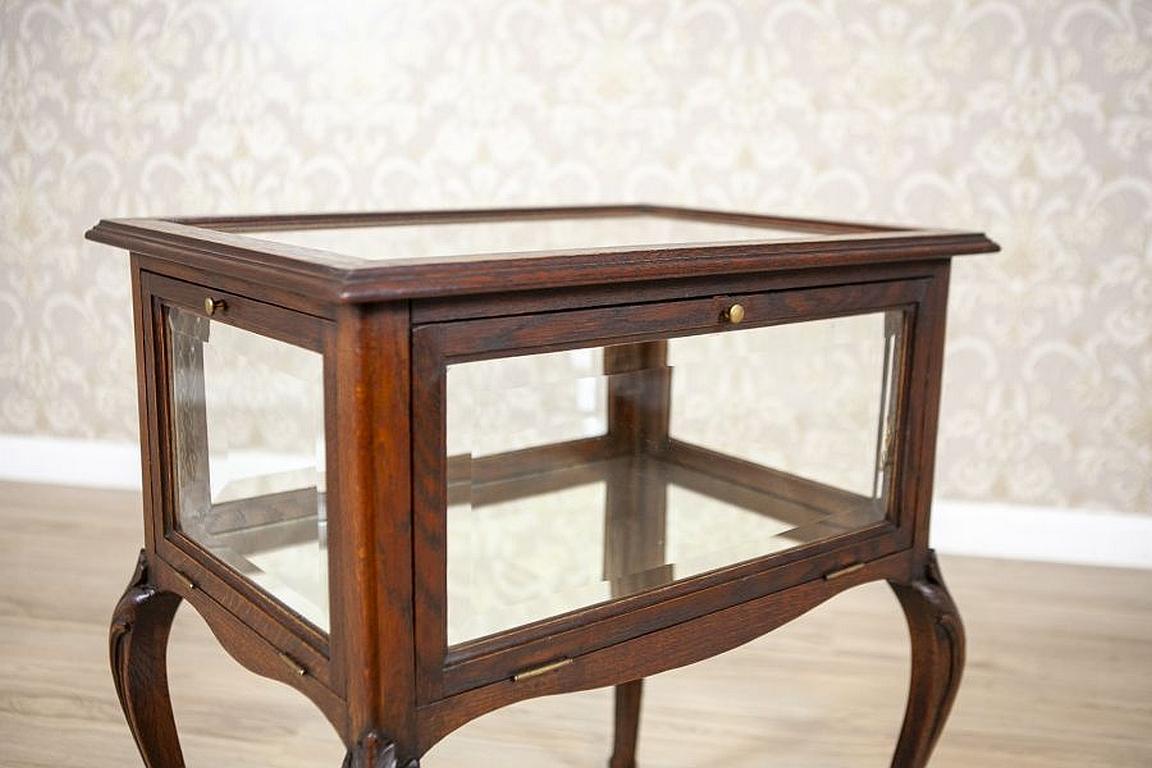 20th-Century Oak Tea Cabinet in Brown For Sale 4