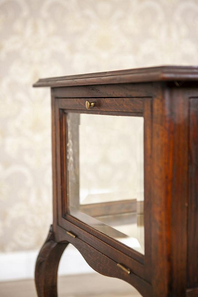 20th-Century Oak Tea Cabinet in Brown For Sale 6