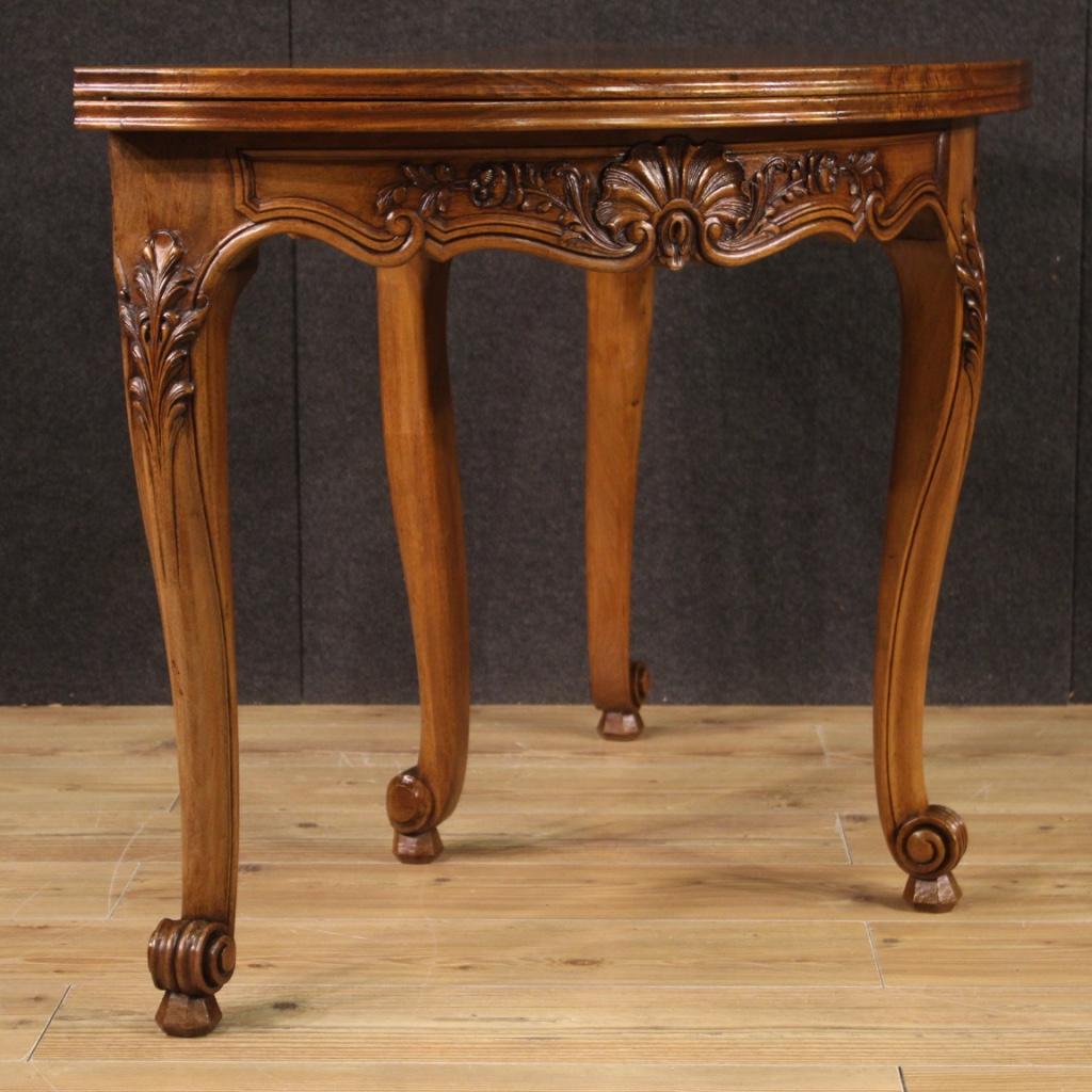 Bois table Demilune française en bois de chêne du 20e siècle avec décorations géométriques, 1960 en vente