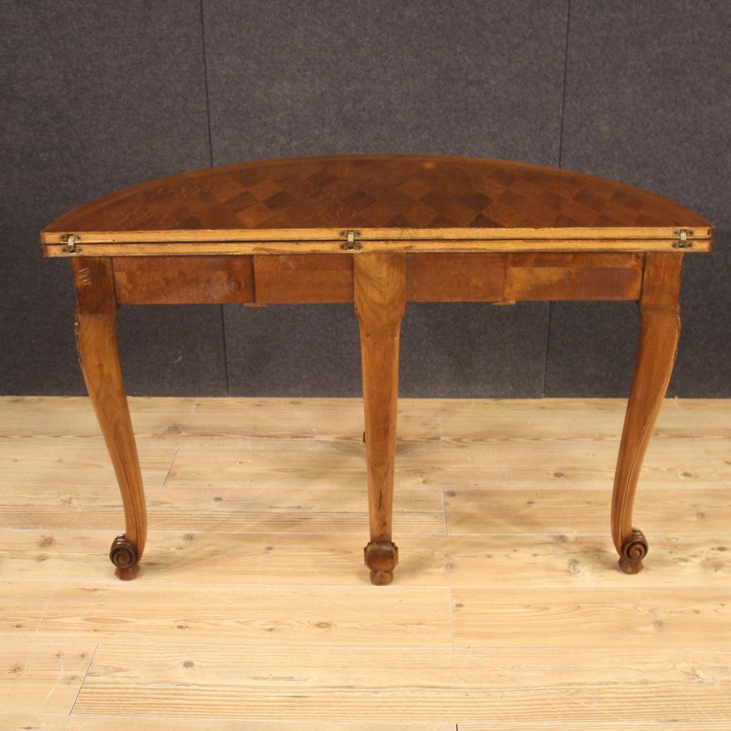 table Demilune française en bois de chêne du 20e siècle avec décorations géométriques, 1960 en vente 1