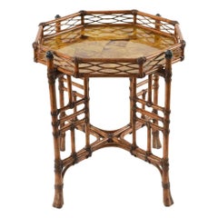 table d'appoint ou d'extrémité octogonale en faux bambou du 20e siècle