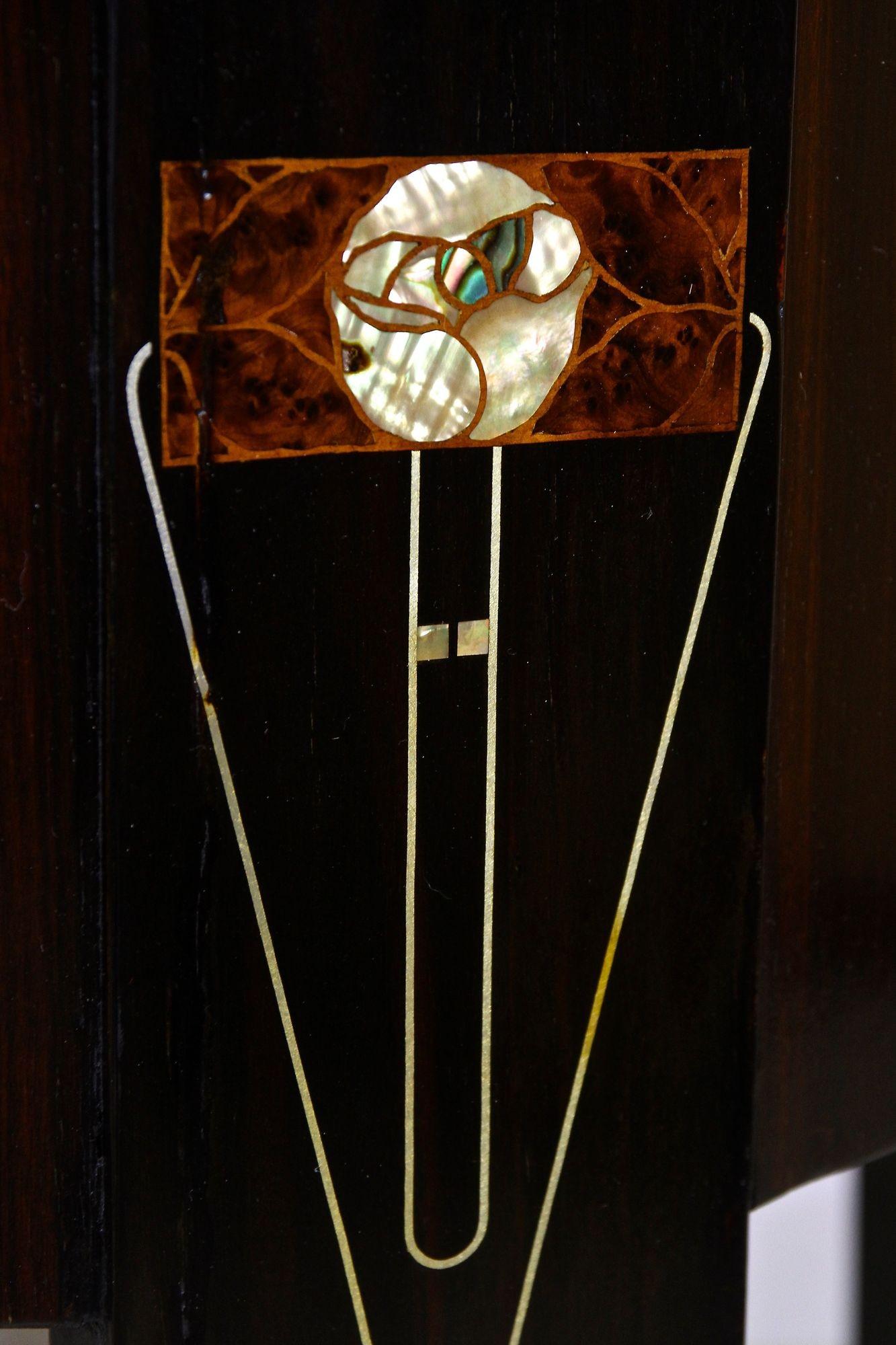 20th Century Octagonal Art Nouveau Table, Mother Of Pearl Inlays, AT ca. 1905 For Sale 6
