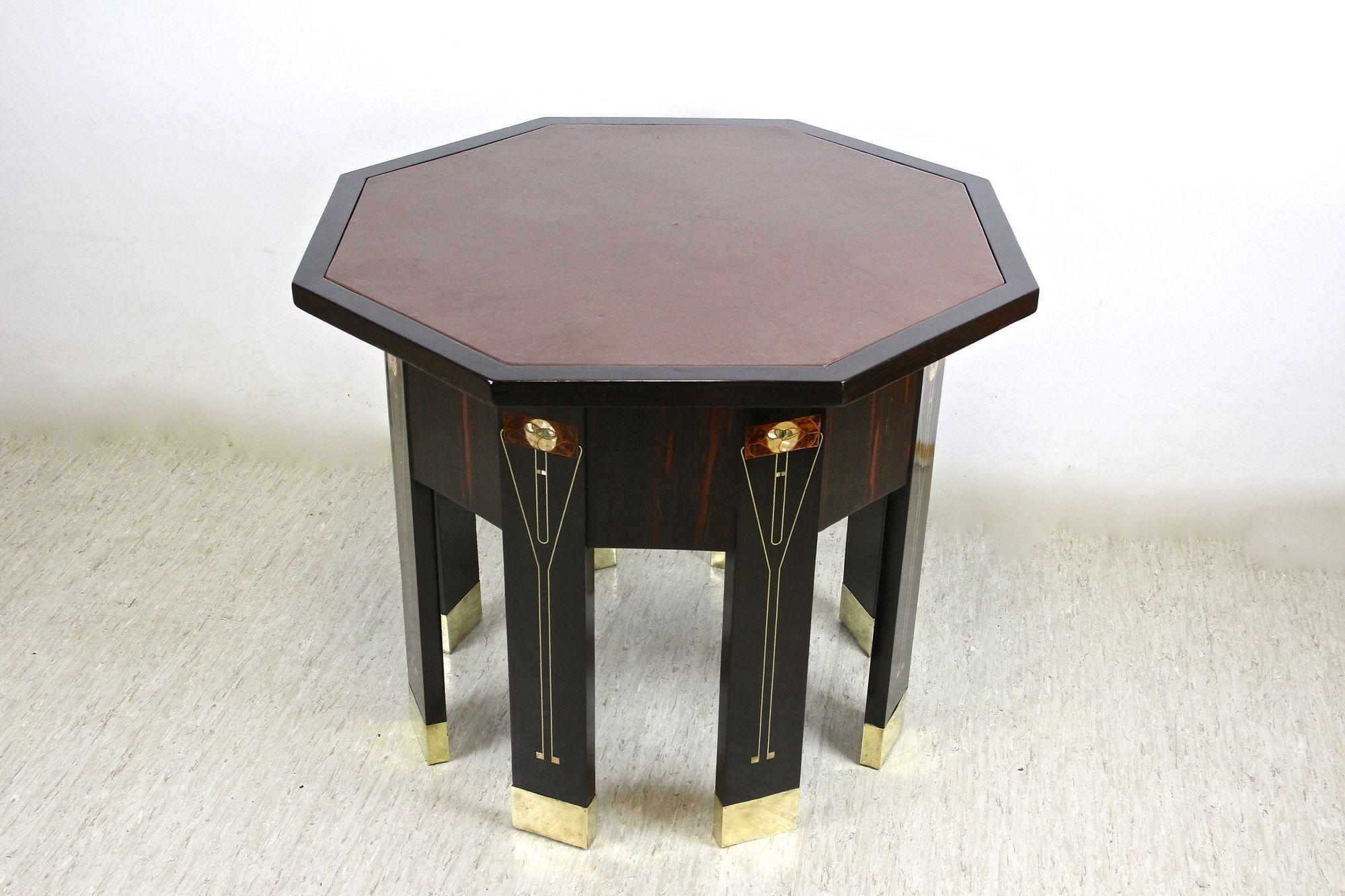20th Century Octagonal Art Nouveau Table, Mother Of Pearl Inlays, AT ca. 1905 For Sale 7