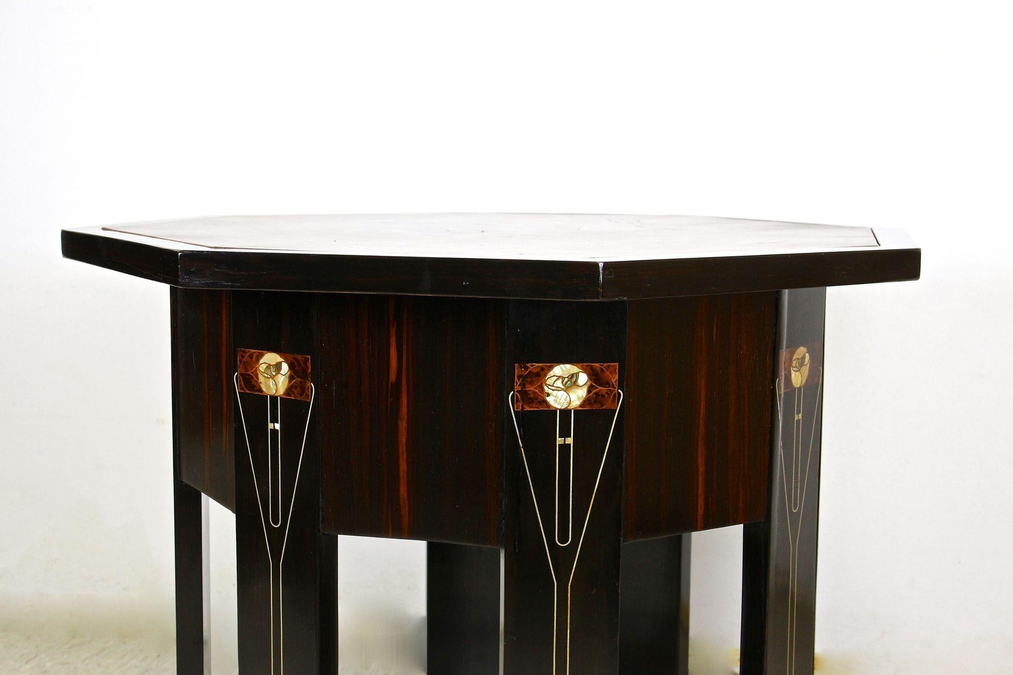 20th Century Octagonal Art Nouveau Table, Mother Of Pearl Inlays, AT ca. 1905 For Sale 1
