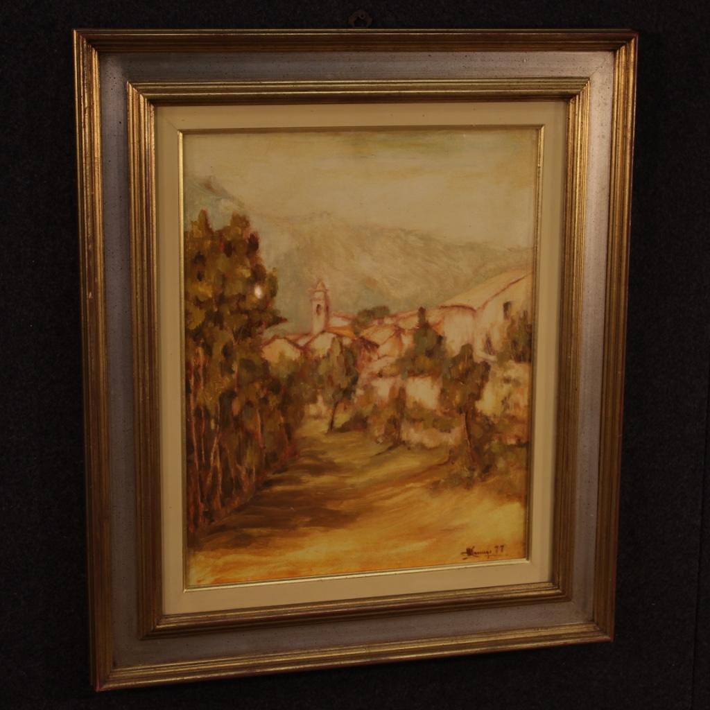 Pintura italiana fechada en 1977. Pintura al óleo sobre lienzo que representa una vista campestre de estilo impresionista. Bonito y agradable marco firmado y fechado en la esquina inferior derecha (ver foto). Marco de madera tallada, plateada y