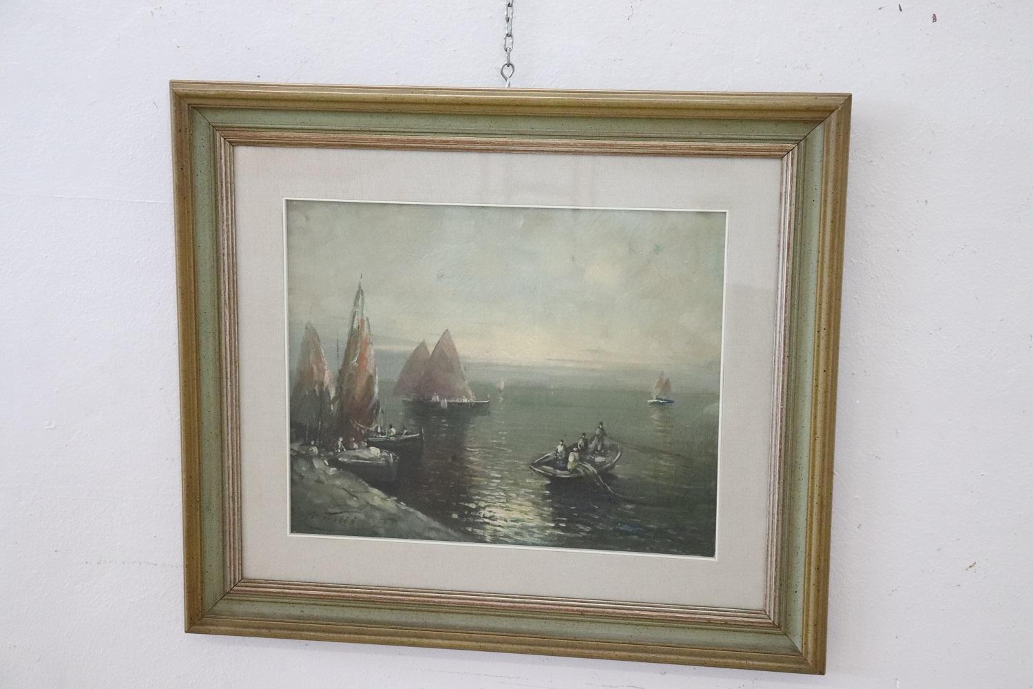 Preciosa pintura al óleo sobre lienzo. Un espléndido puerto deportivo al amanecer, con barcos y pescadores. Excelente calidad pictórica. No consta ninguna fecha cierta de ejecución del cuadro. Firmado en el anverso, abajo a la izquierda, Martelli.