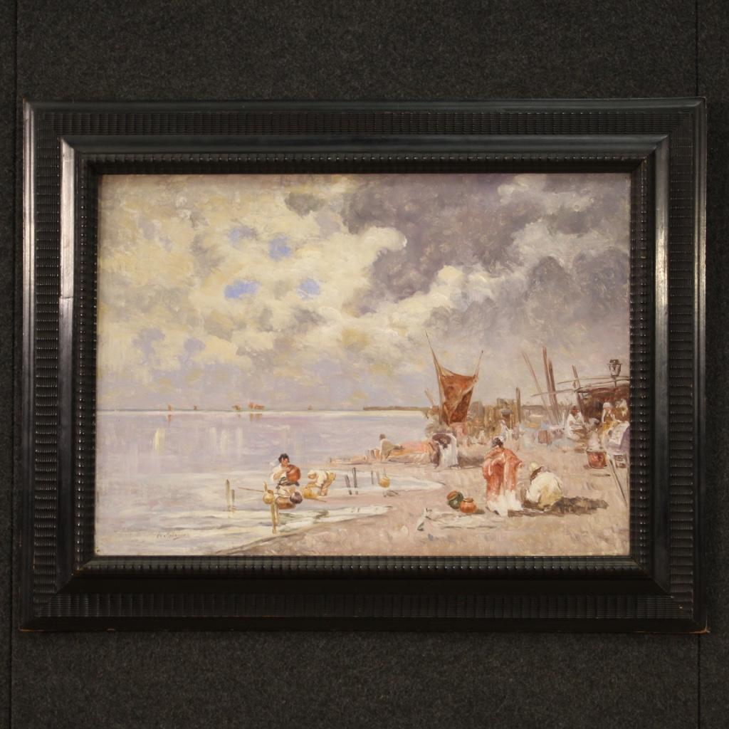 Pittura italiana della metà del XX secolo. Quadro olio su tela raffigurante un paesaggio marino con pescatori e barche di buona qualità pittorica. Quadro di piacevole decorazione con cornice in legno rabescato ebanizzato di bella decorazione. Quadro