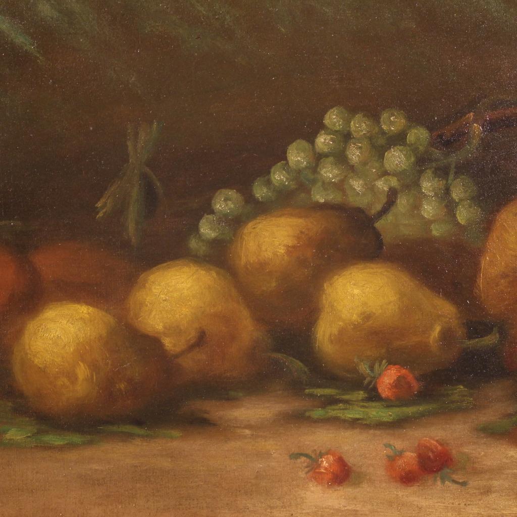 Italian painting from the mid-20th century. Oil on canvas artwork, first canvas, depicting still life with fruit of good pictorial quality. Velvet-covered frame with some small marks adorned with a gilded wooden decoration (see photo). External